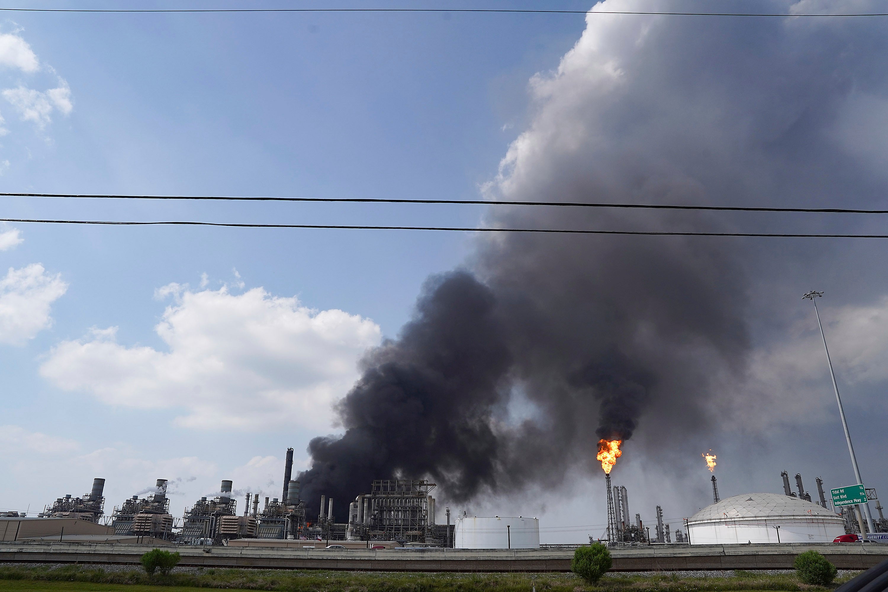 Texas-Refinery Fire-Lawsuit