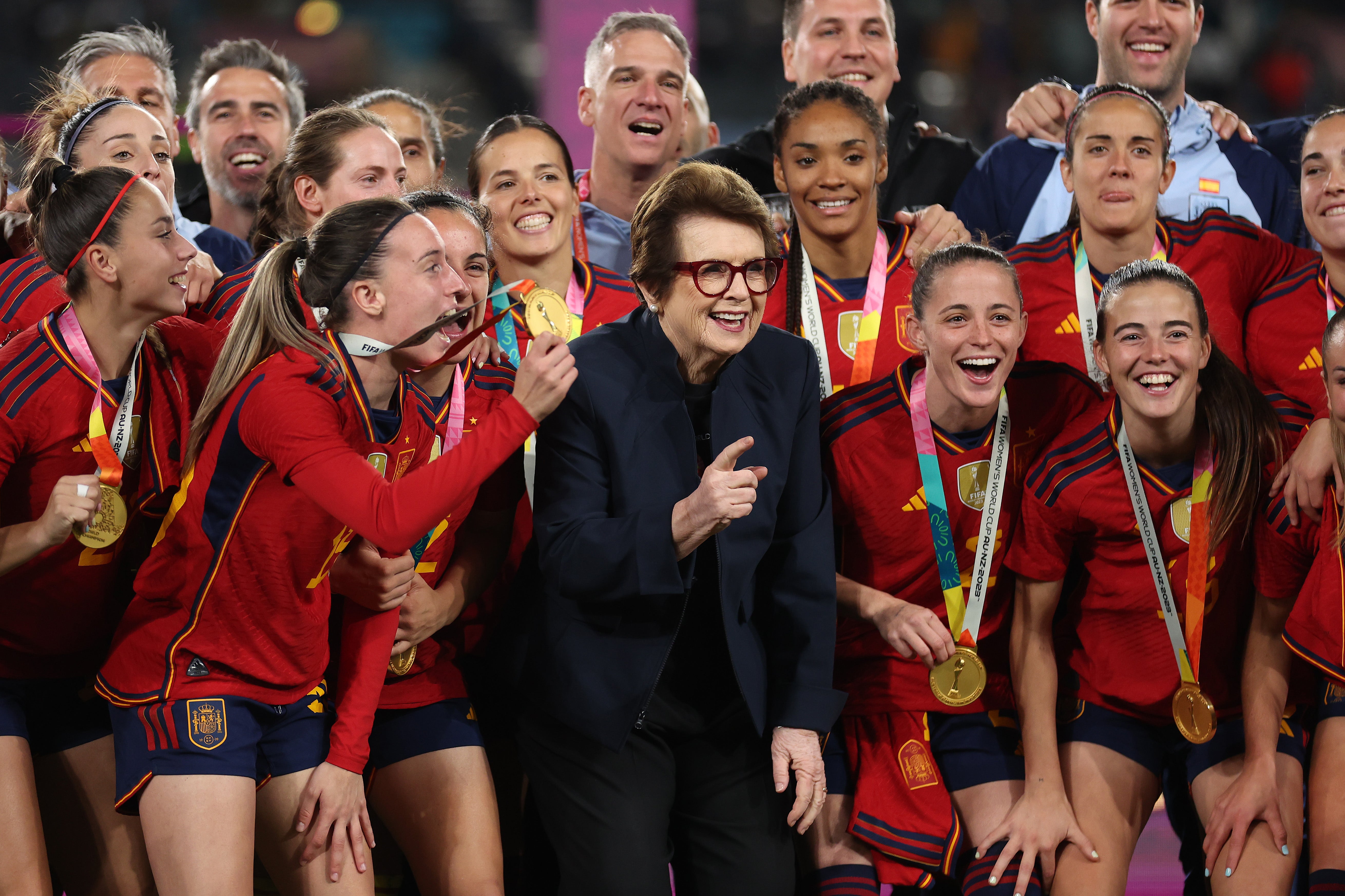 Spain celebrate with tennis legend Billie Jean King