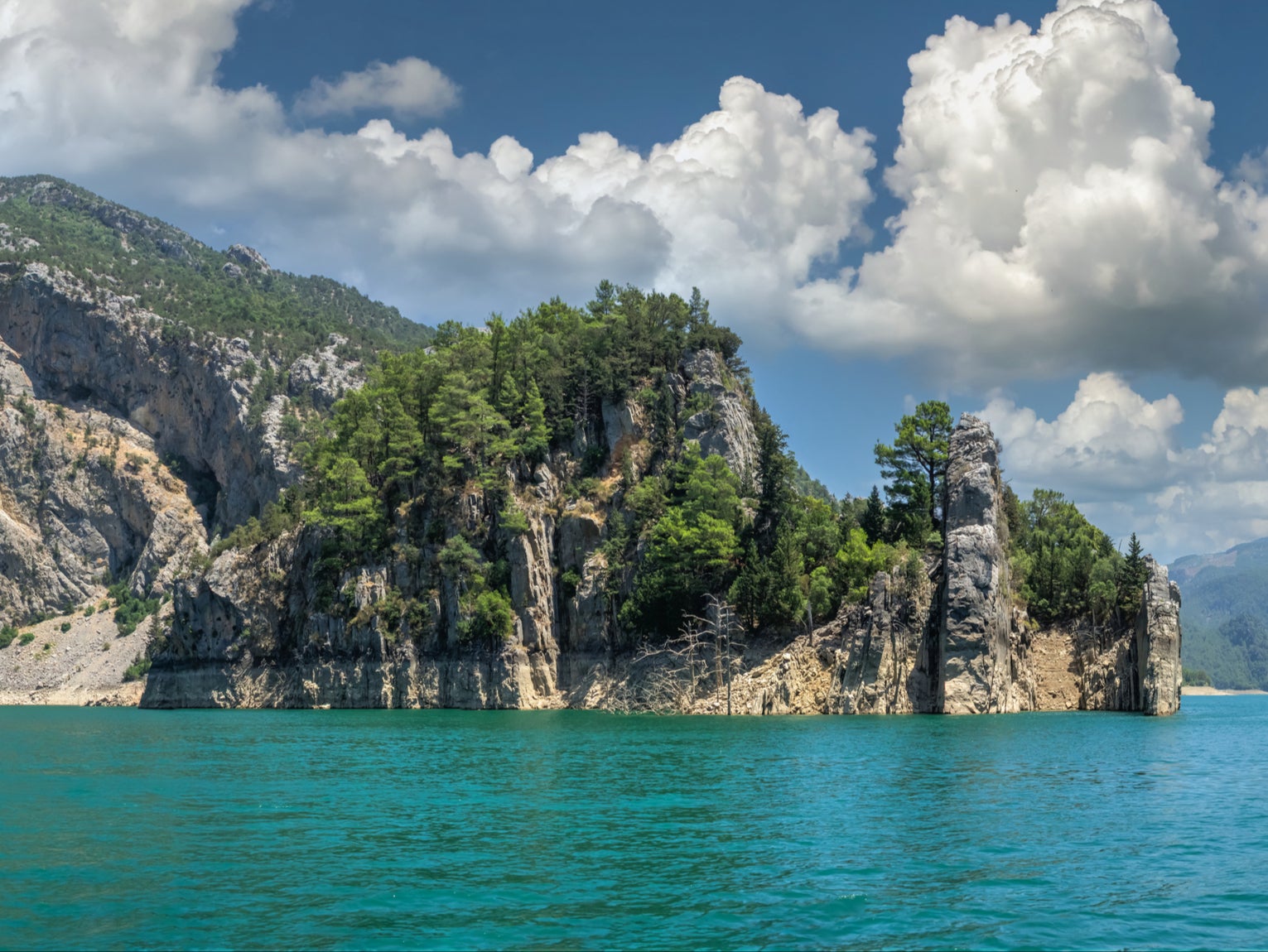 The British tourist, aged 43, plunged into the water during an organised tour to Manavgat Dam in Antalya, Turkey