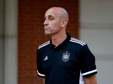 Luis Rubiales resists calls to resign but walls are closing in on Spanish football president