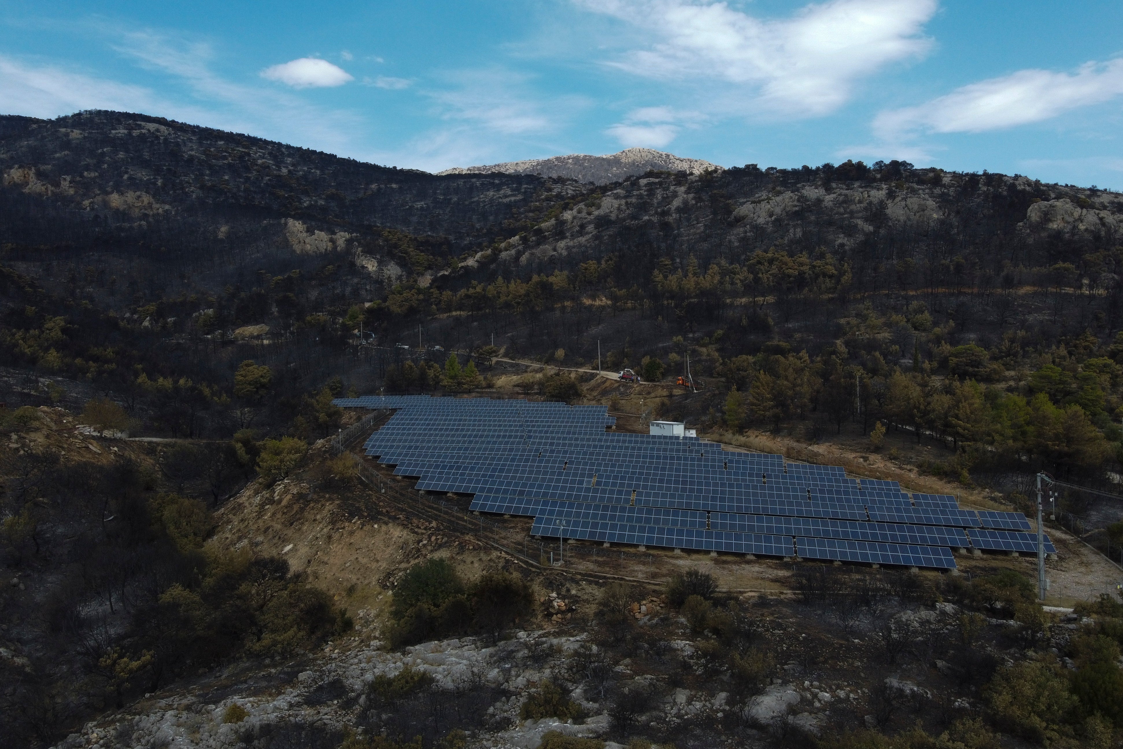Massive wildfire in northeastern Greece persists for 11th day despite European firefighting efforts
