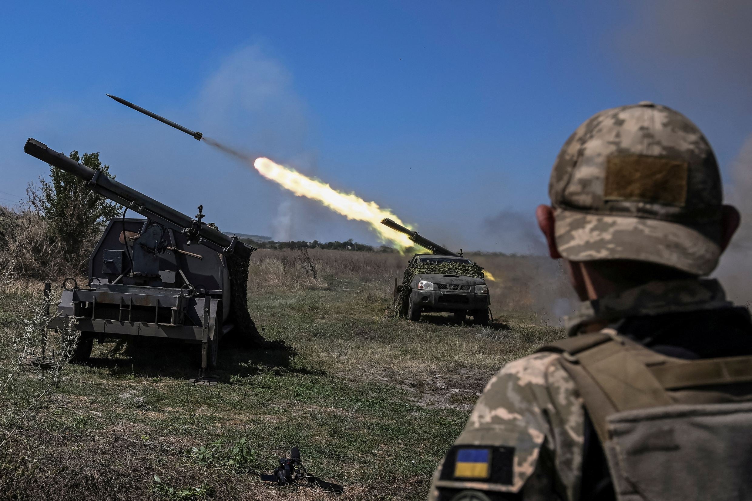 Ukrainian troops fire on Russian positions across the frontline in the Zaporizhzhia region