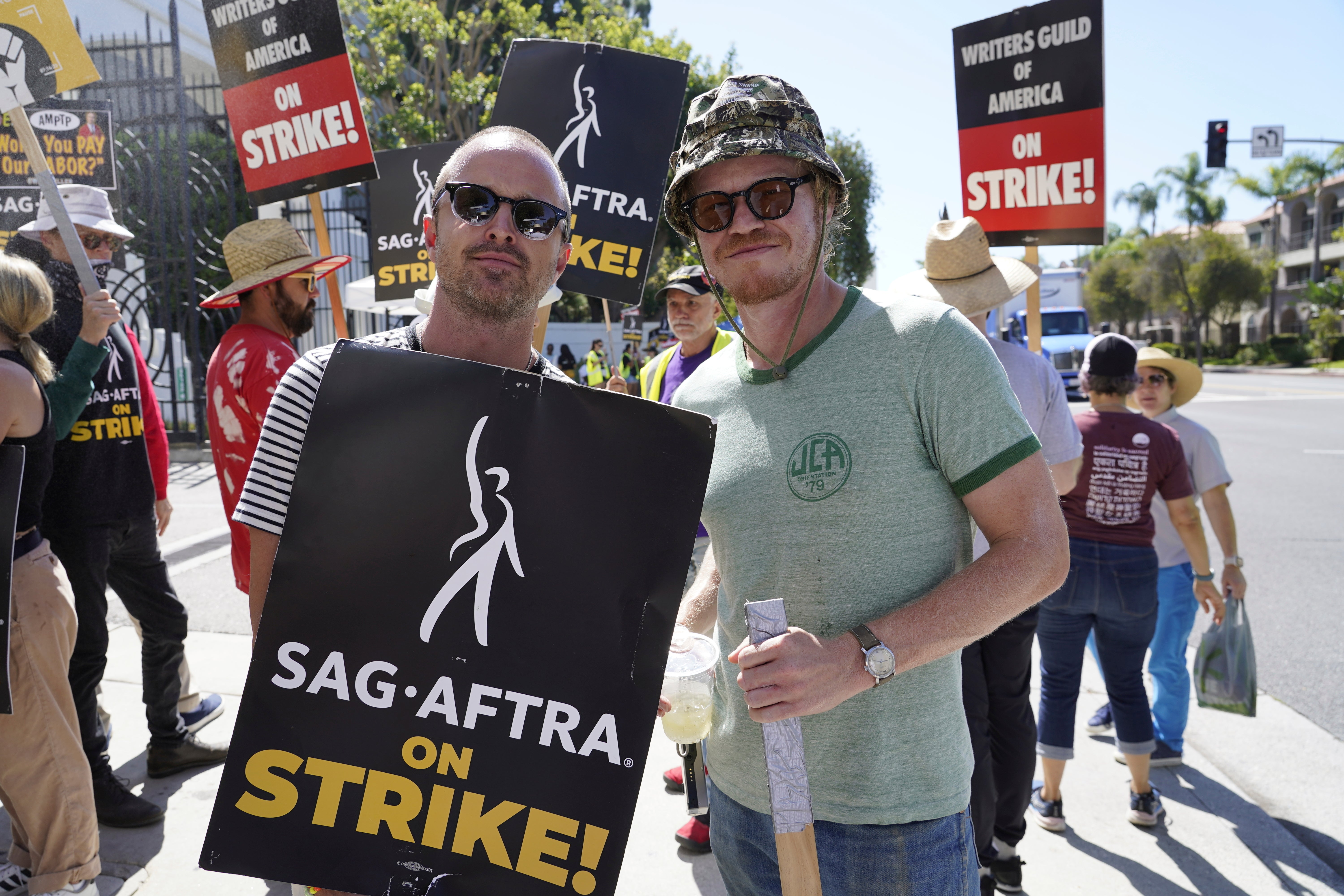 Fans defend Aaron Paul’s criticism about lack of Breaking Bad compensation from Netflix