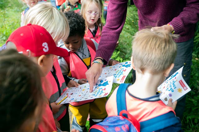 <p>Children in Norway taking part in a hike </p>