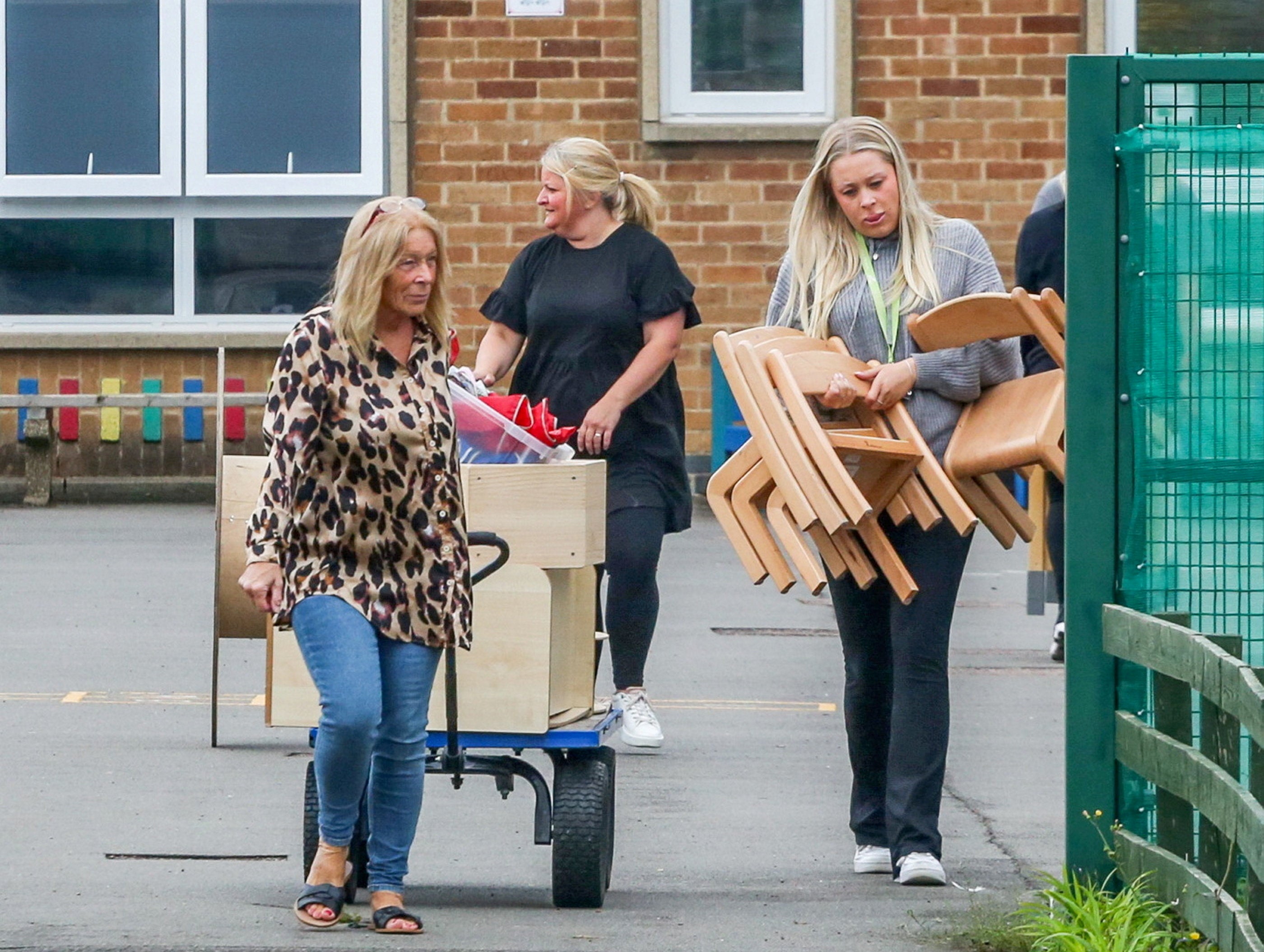 Willowbrook Mead Primary Academy in Leicester has been orderd to shut following the discovery that some panels made out of reinforced autoclaved aerated concrete (RAAC) have led to a number of structure failures