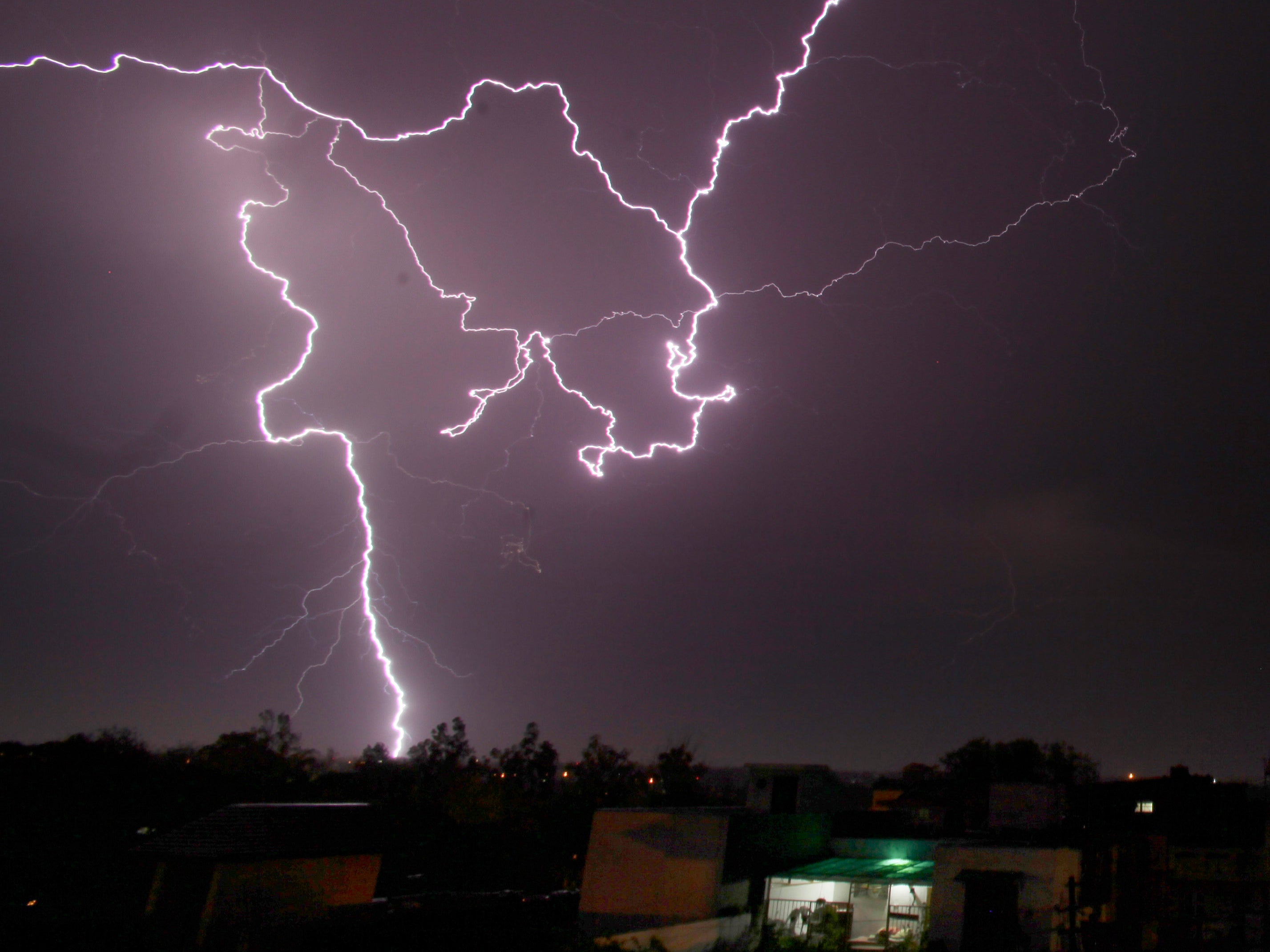 100 people killed in freak lightning storms across northern and eastern India