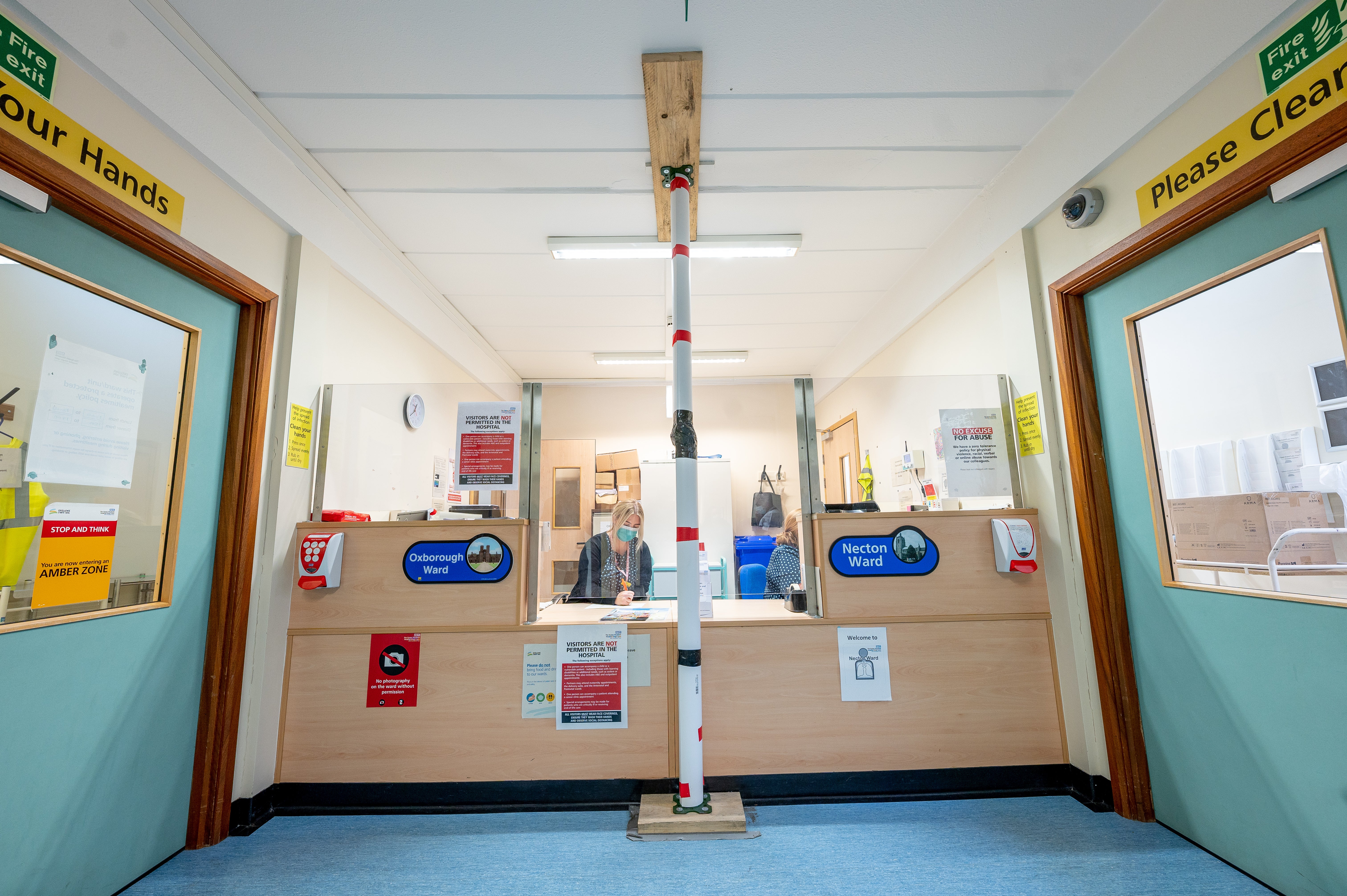 The former chief of Queen Elizabeth Hospital described its Raac roof as an ‘Aero bar’