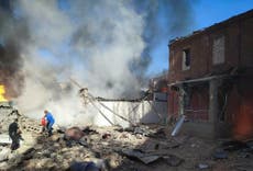 Ukraine-Russia war – live: Four dead as Putin’s forces strike Zelensky’s hometown and Kherson