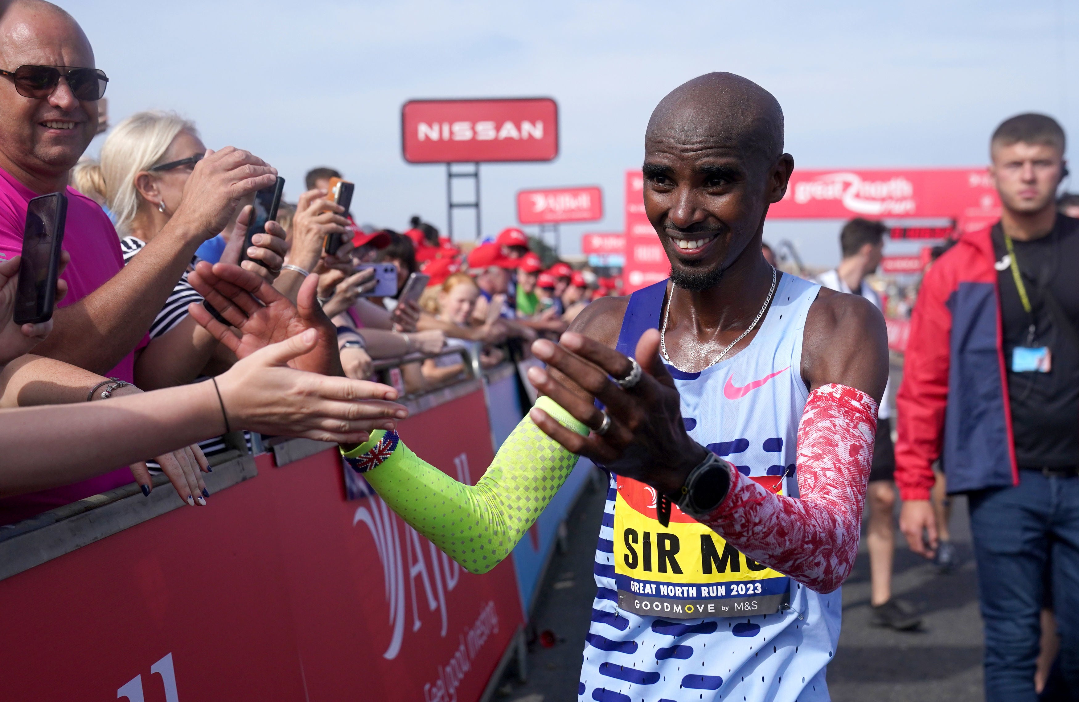 Fans cheered along as Sir Mo Farah called time on his sporting career