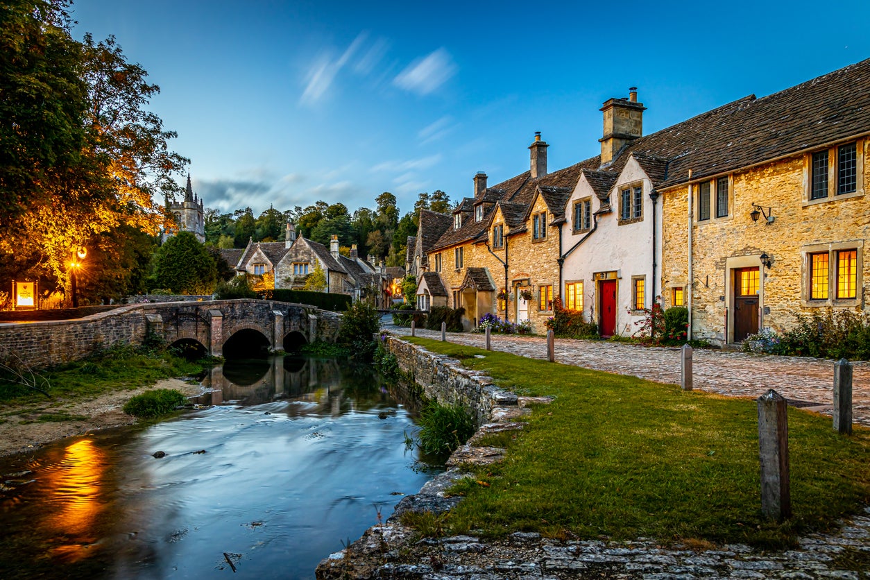 Your pooch will likely love walking through the Cotswolds