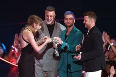 Lance Bass gifts Taylor Swift friendship bracelets while presenting her award at VMAs: ‘Cutest thing ever’