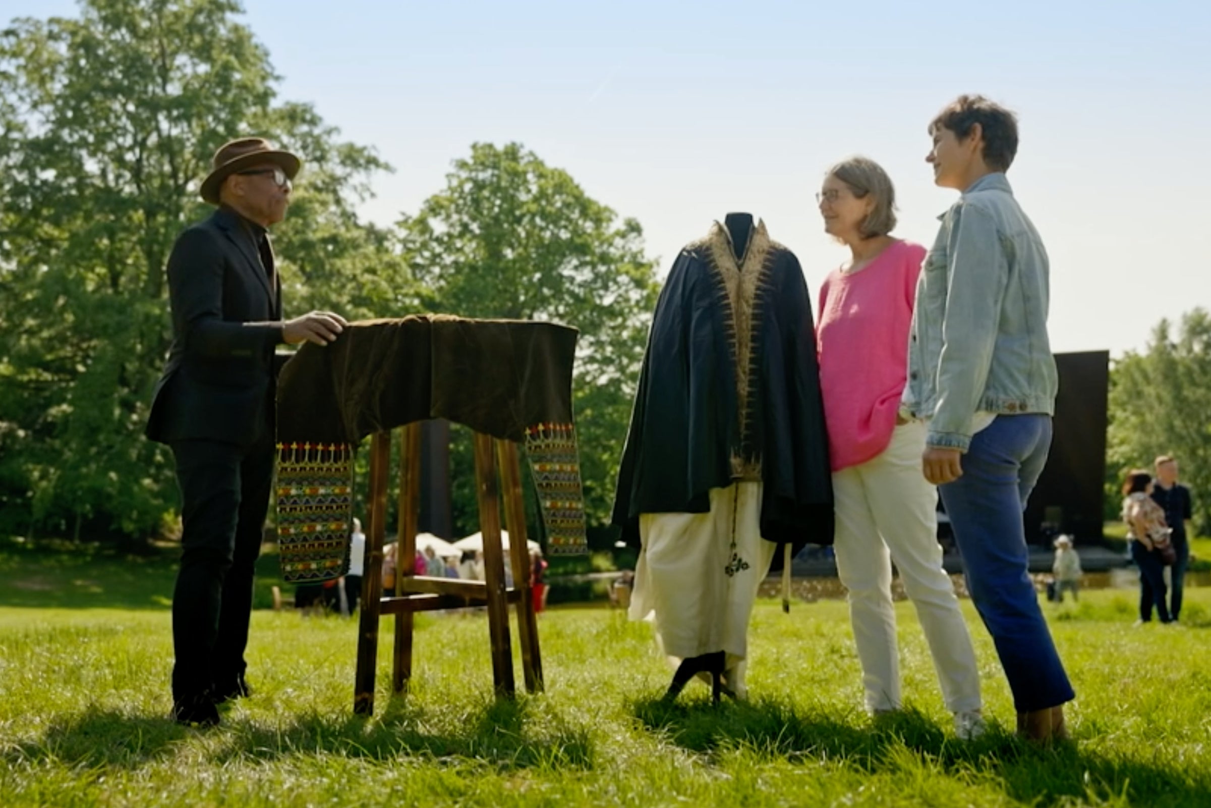 Archer-Morgan (left) with the items on ‘Antiques Roadshow’