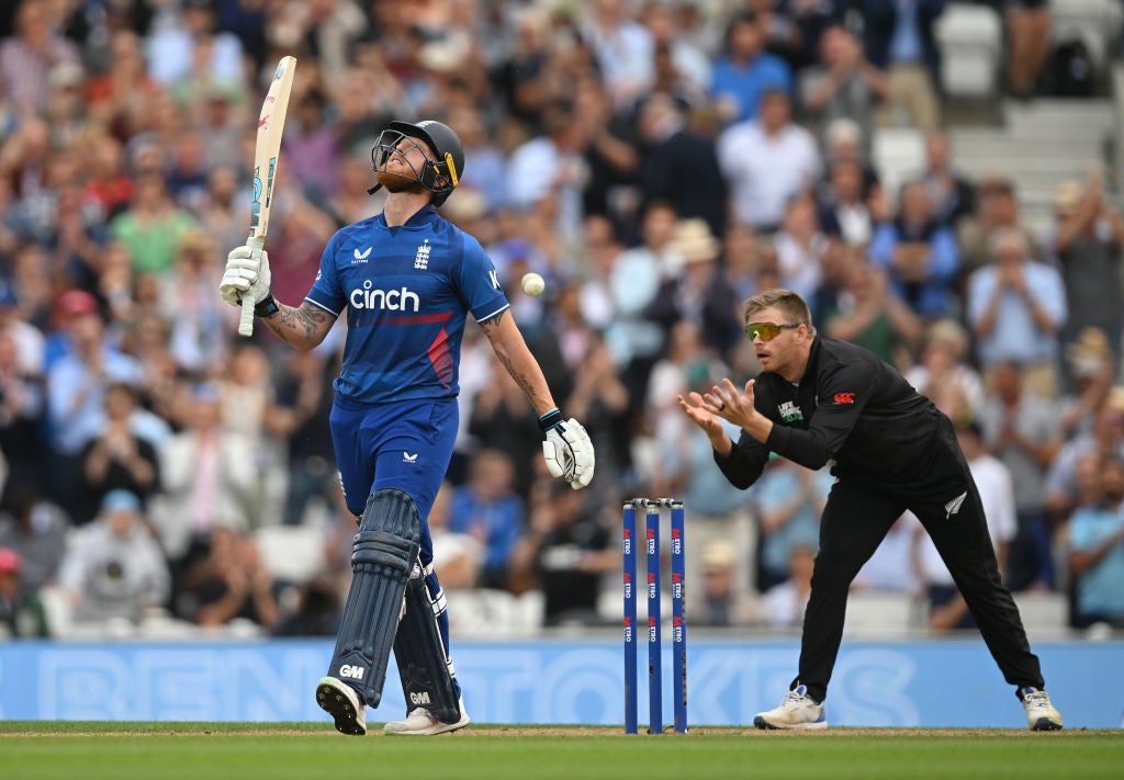 Stokes brings up a century at the Oval