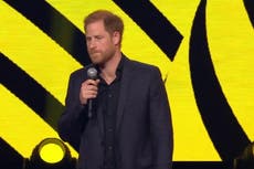 Prince Harry thanks Invictus Games hosts in German as he closes event