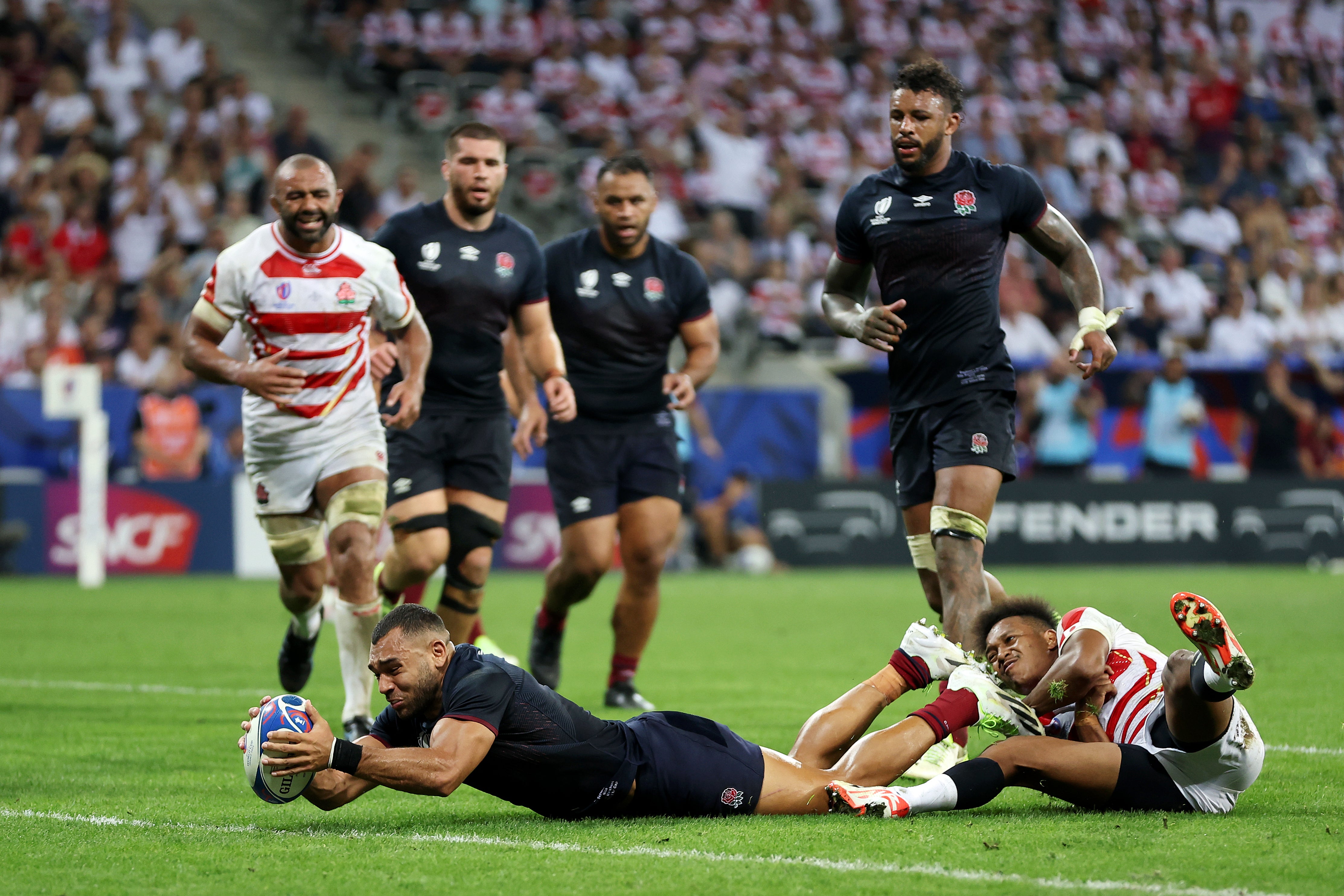 Joe Marchant scored England’s bonus point try late on