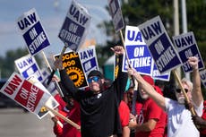 Biden faces pressure to join auto workers picket line as Trump sets sights on Detroit