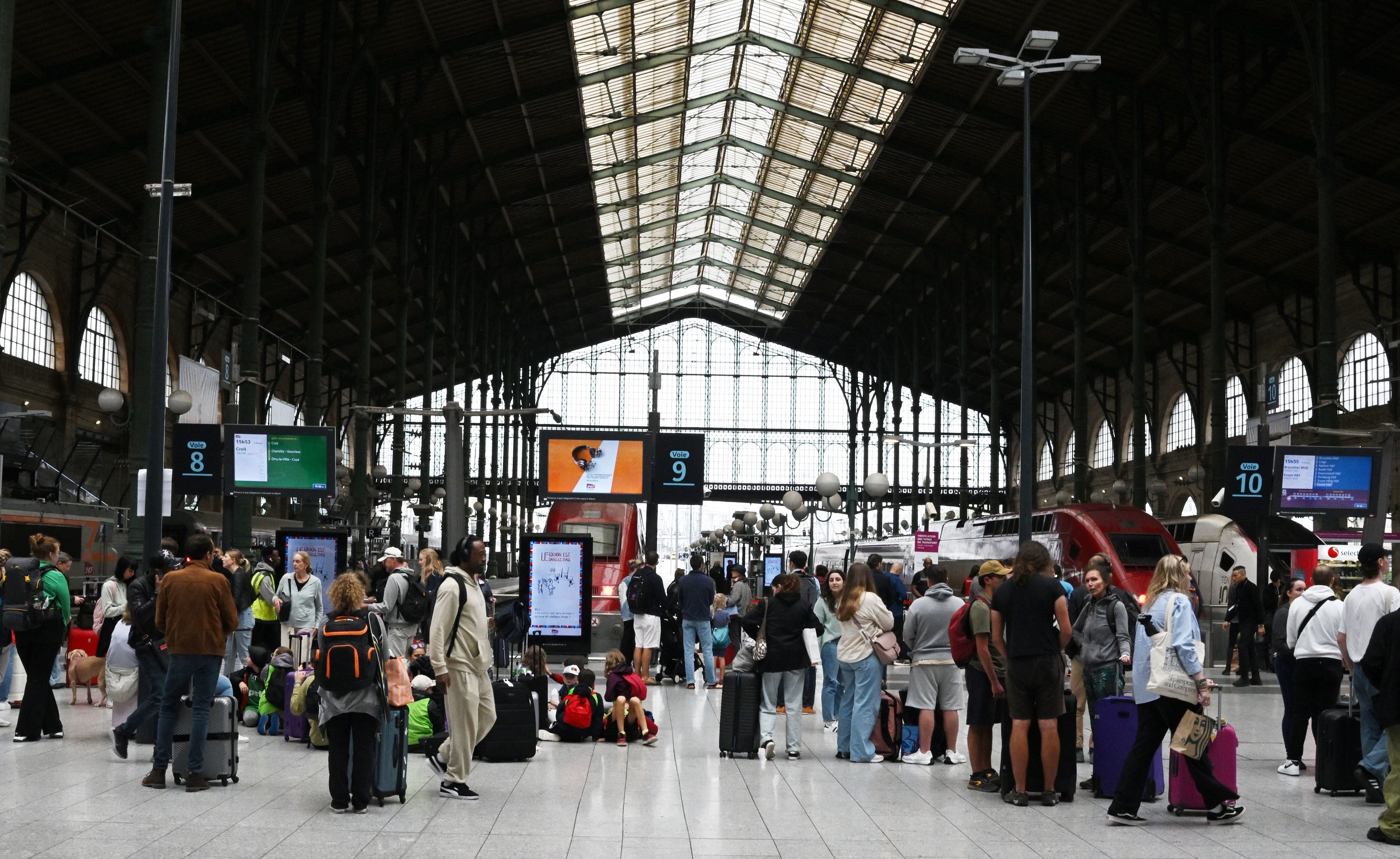 Passengers at Gare du Nord could soon see something similar to the Deutschland-Ticket