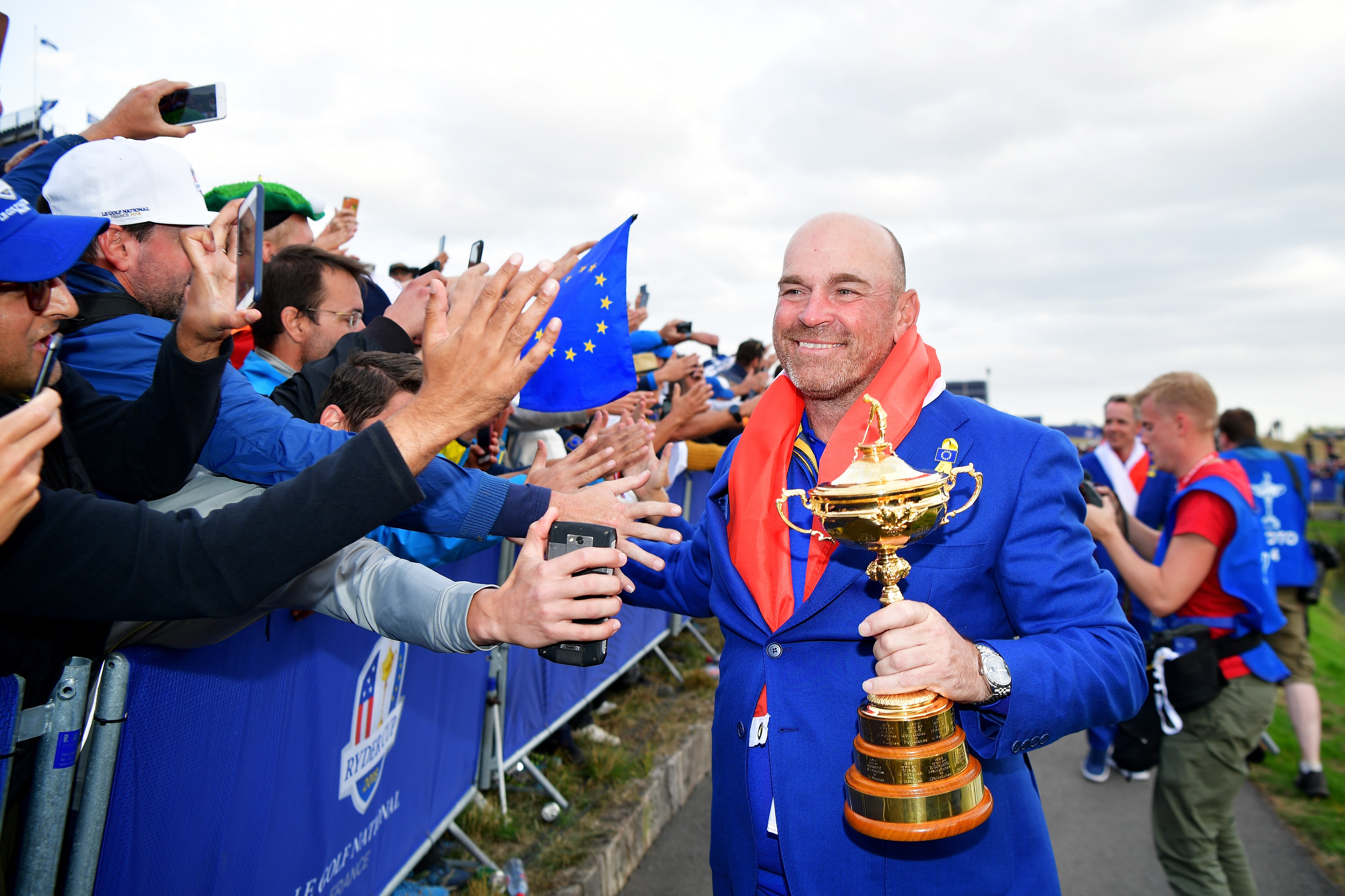 Bjorn shows off the Ryder Cup trophy in 2018