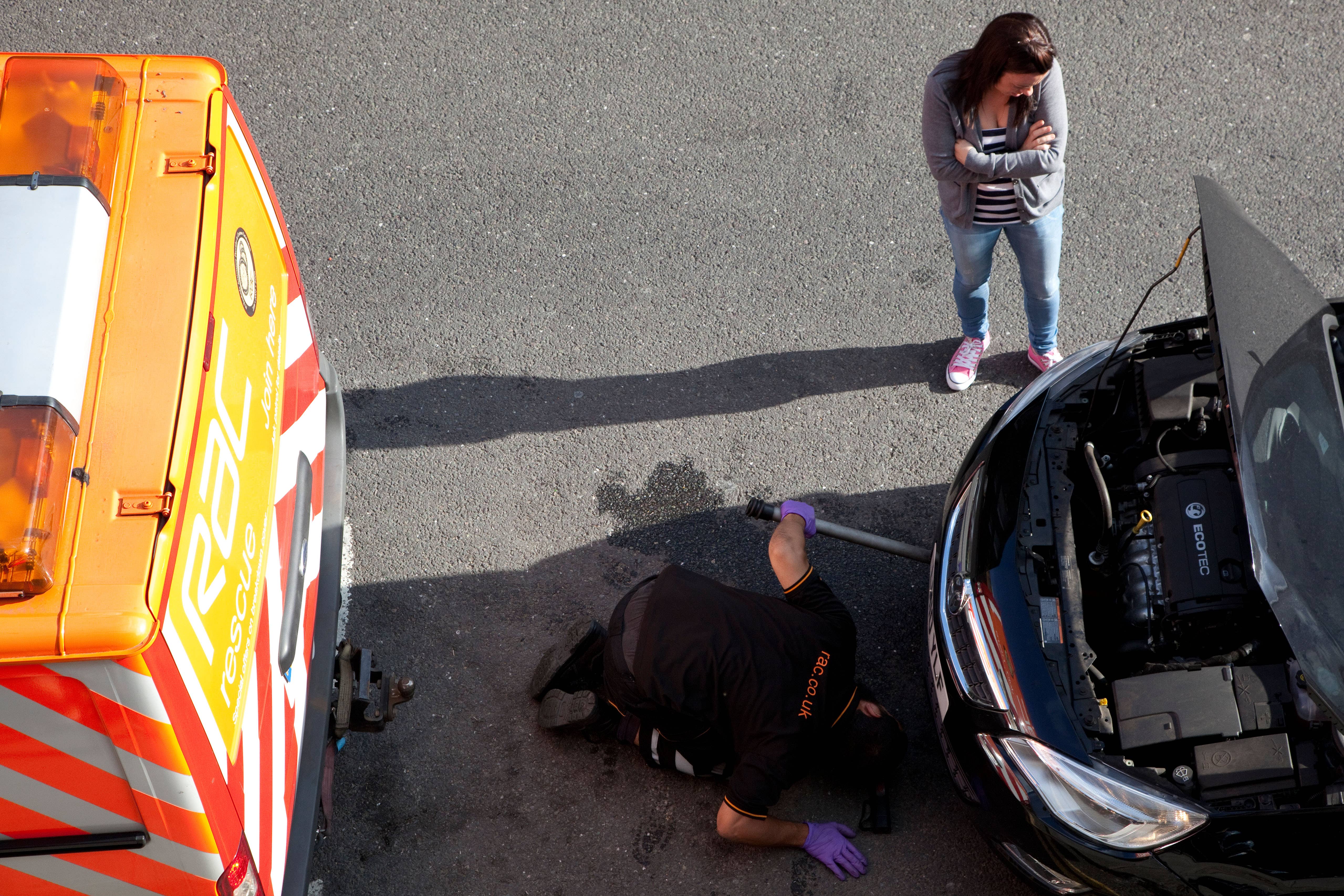 Britain’s vehicle recovery workers will be allowed to display red flashing lights in an attempt to reduce the likelihood of them being hit by other vehicles (Alamy/PA)