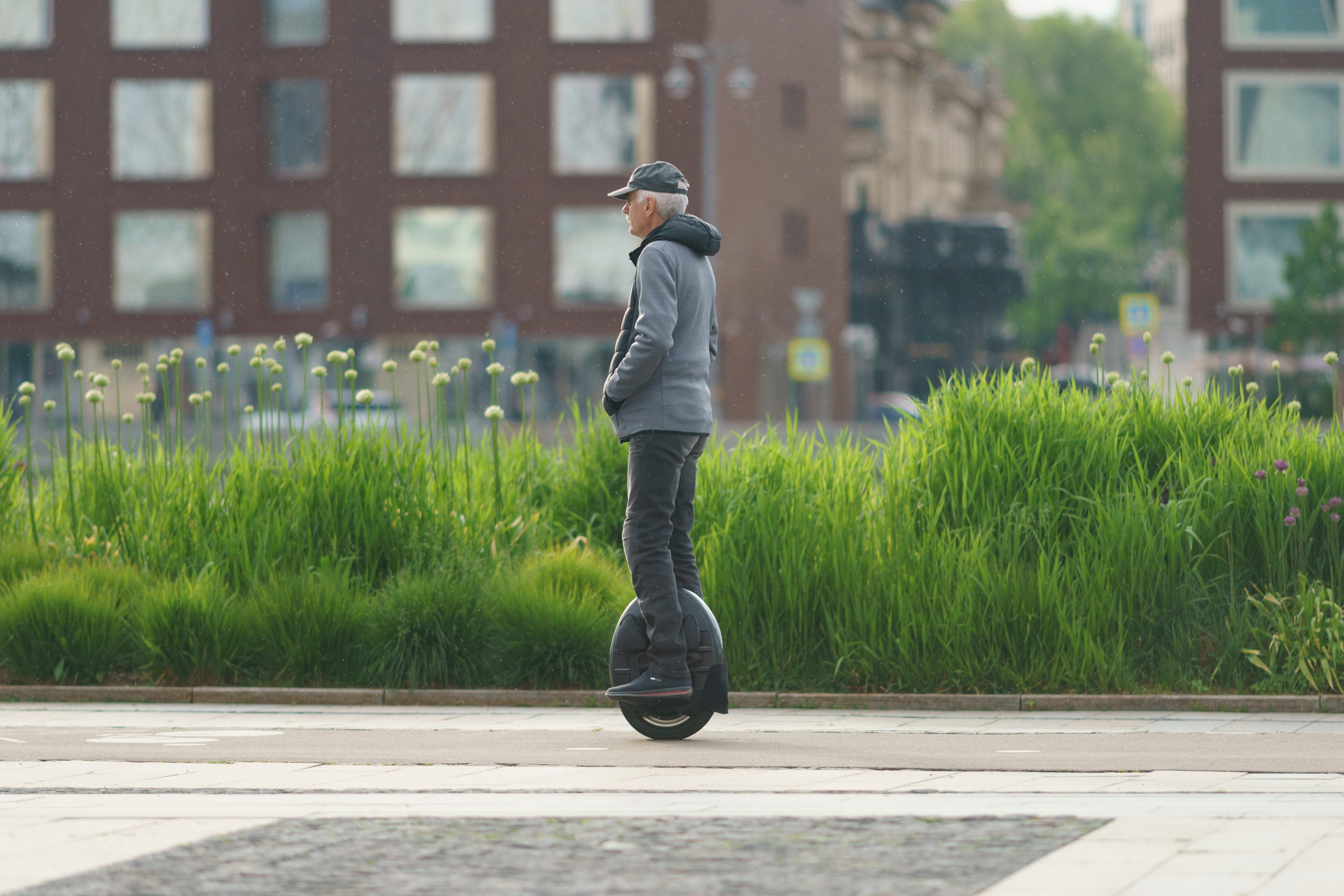 A UK store has stopped sales of Onewheel e-skateboards after they were recalled worldwide