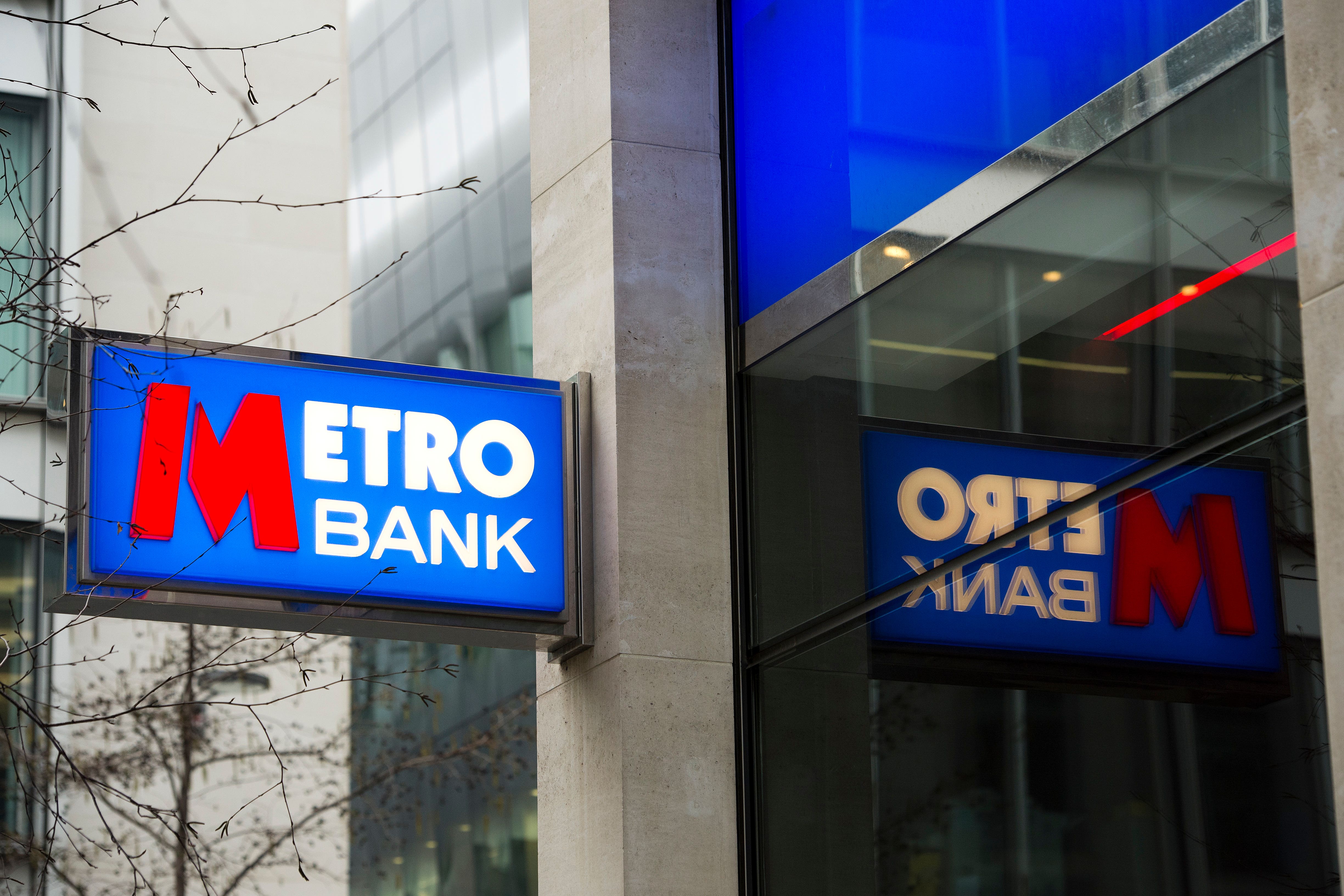 High street lender Metro Bank has seen its share price plunge after it was reported to be looking to raise up to £600m to shore up its finances