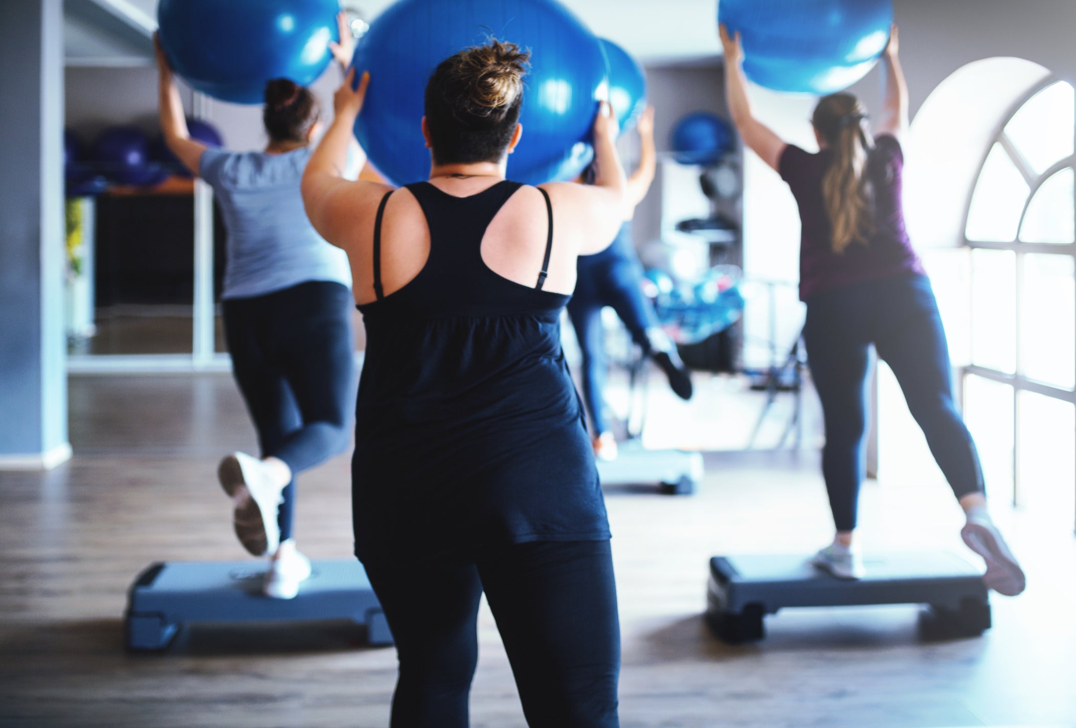 BMI stále nezohledňuje rozdíly ve složení těla, distribuci tuku a základního rizika