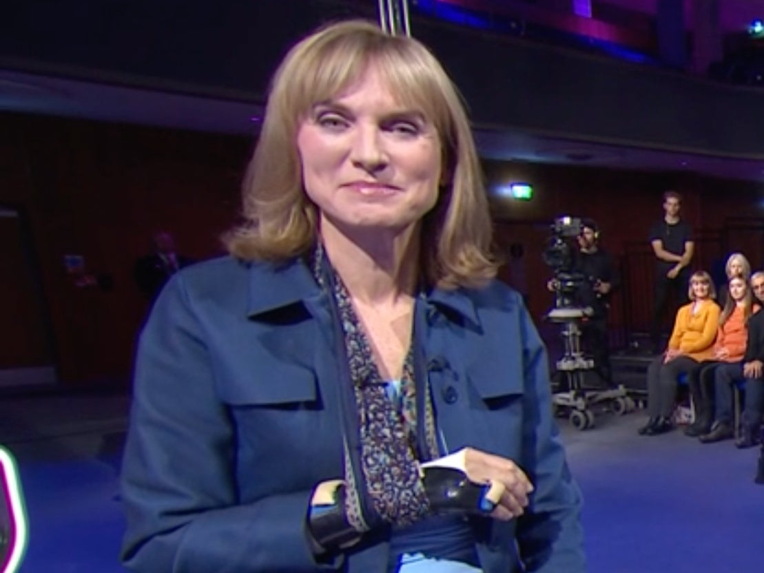 Fiona Bruce in a sling on ‘Question Time’