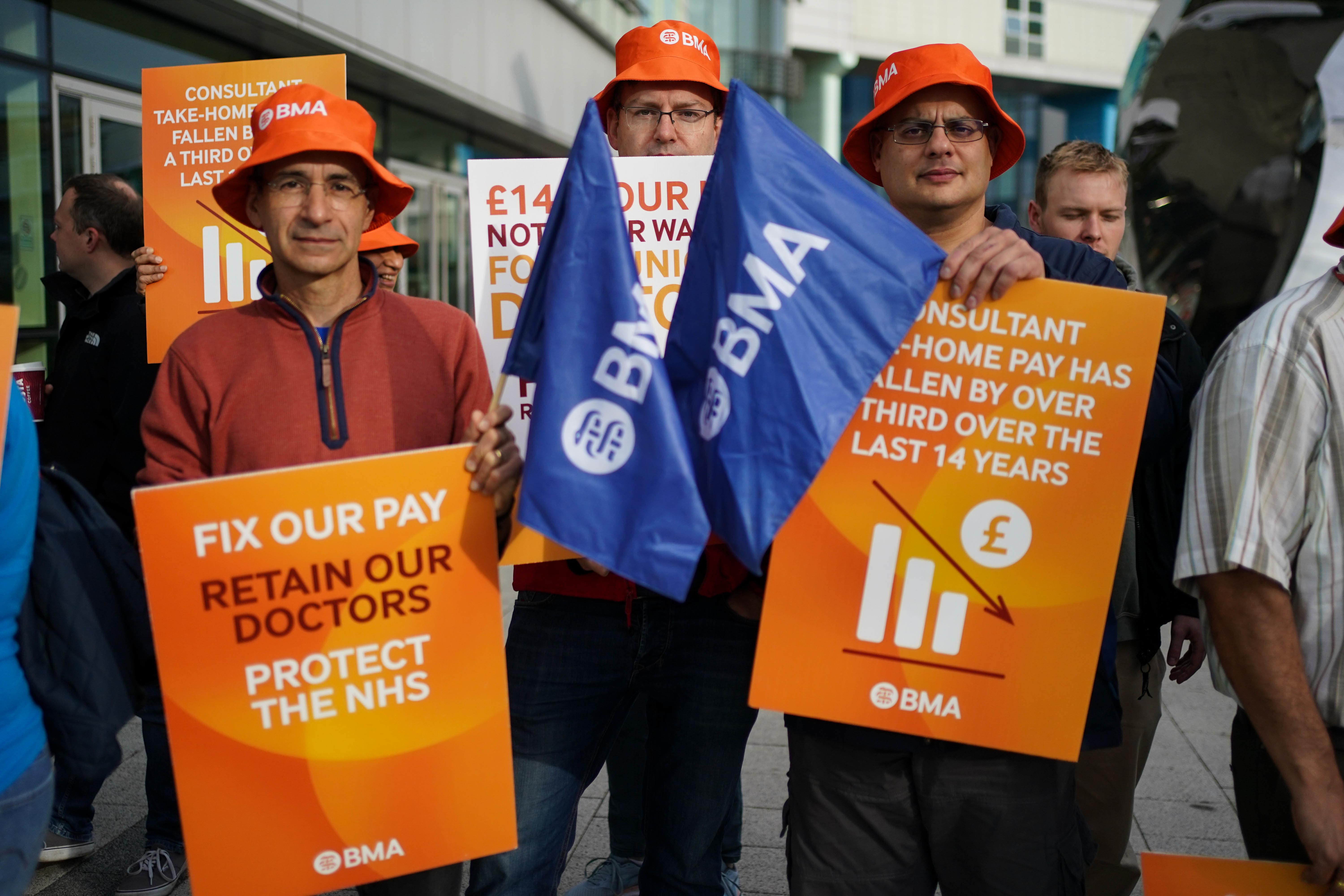 Junior doctors and consultants on the picket line on Monday