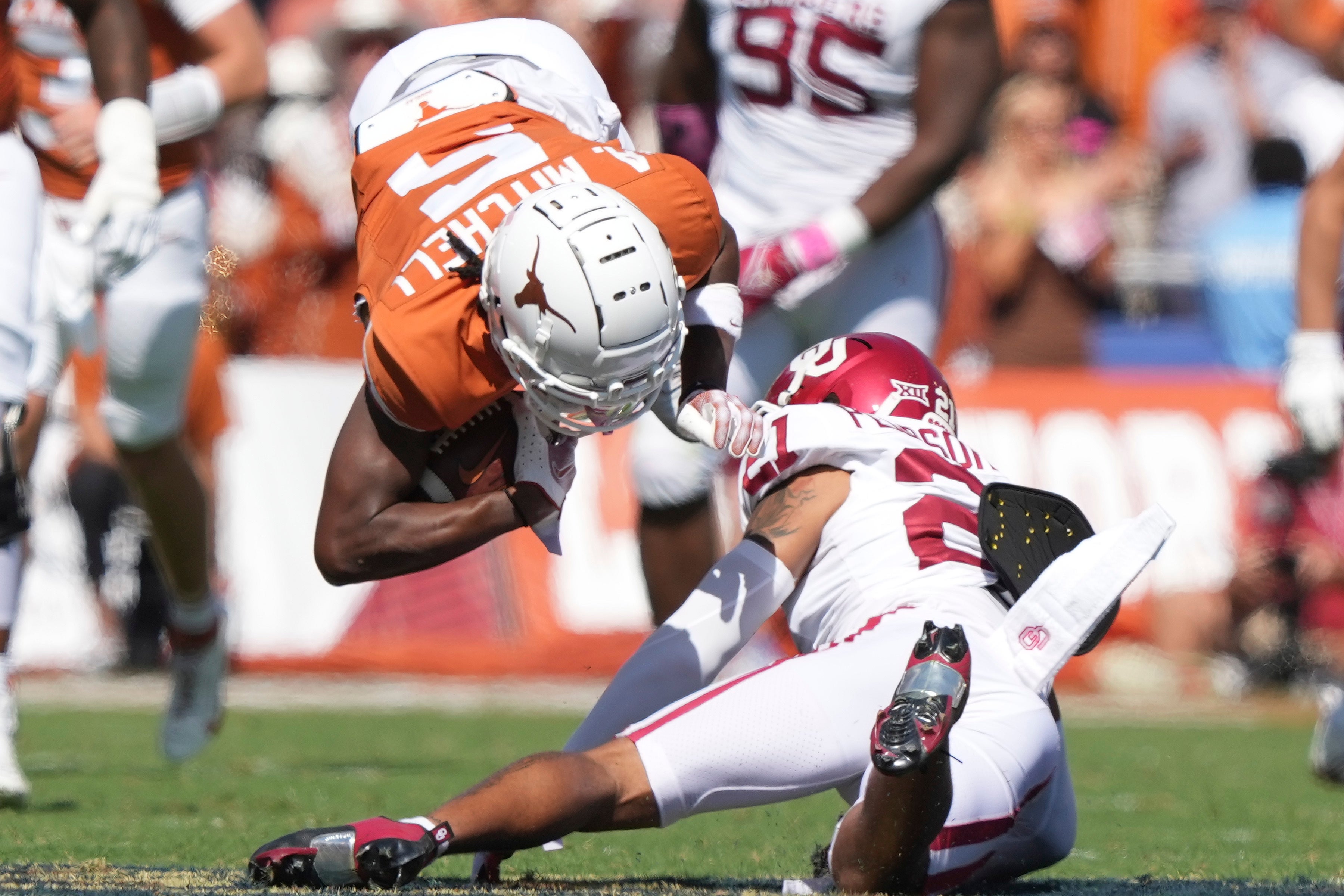 APTOPIX Oklahoma Texas Football