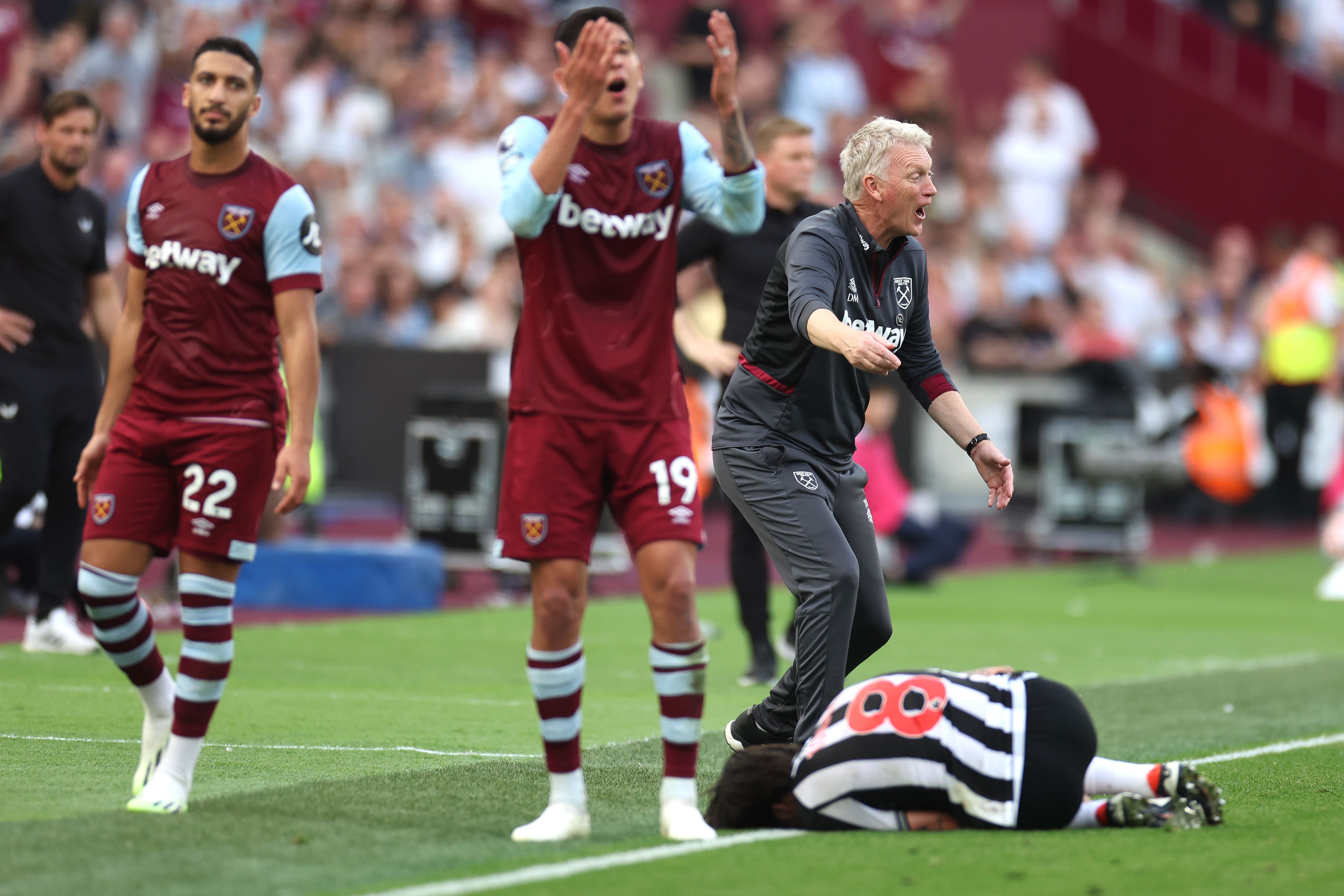 David Moyes was frustrated with refereeing decisions (Bradley Collyer/PA)