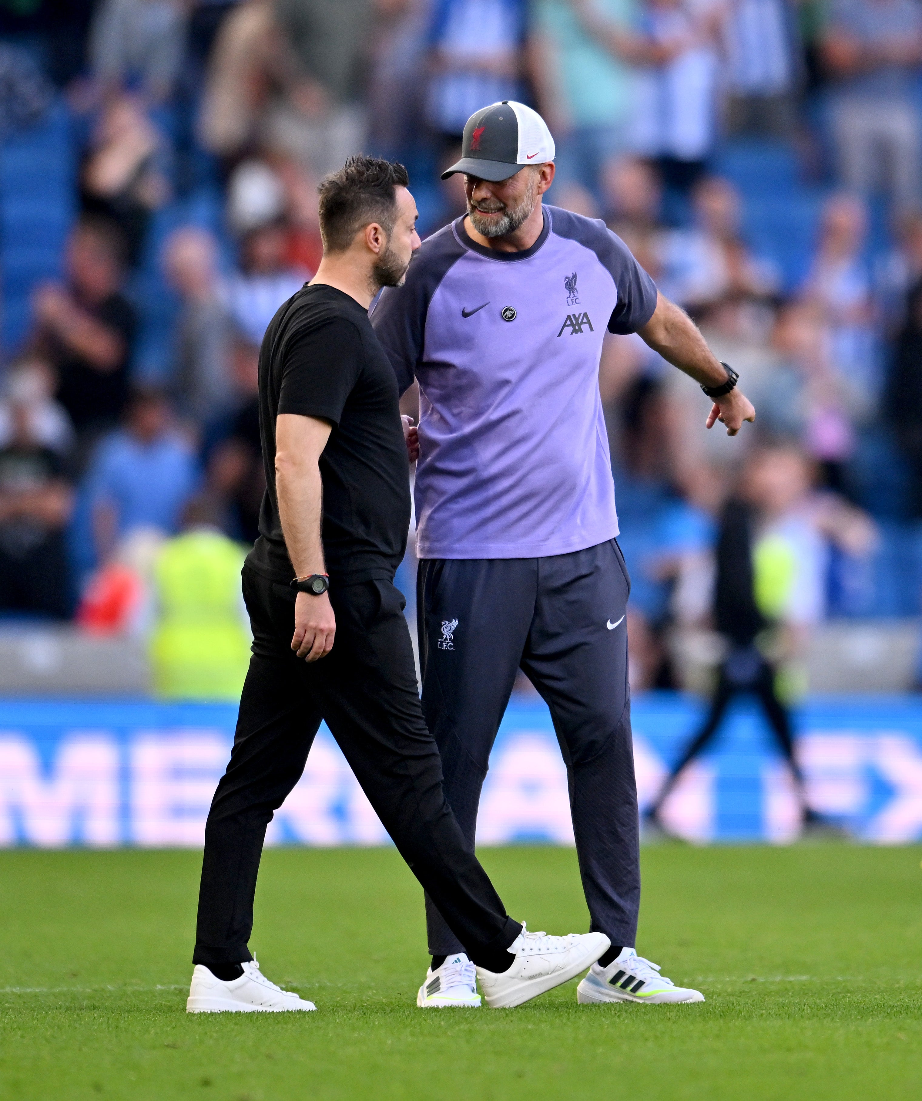 De Zerbi and Klopp share words after the full-time whistle