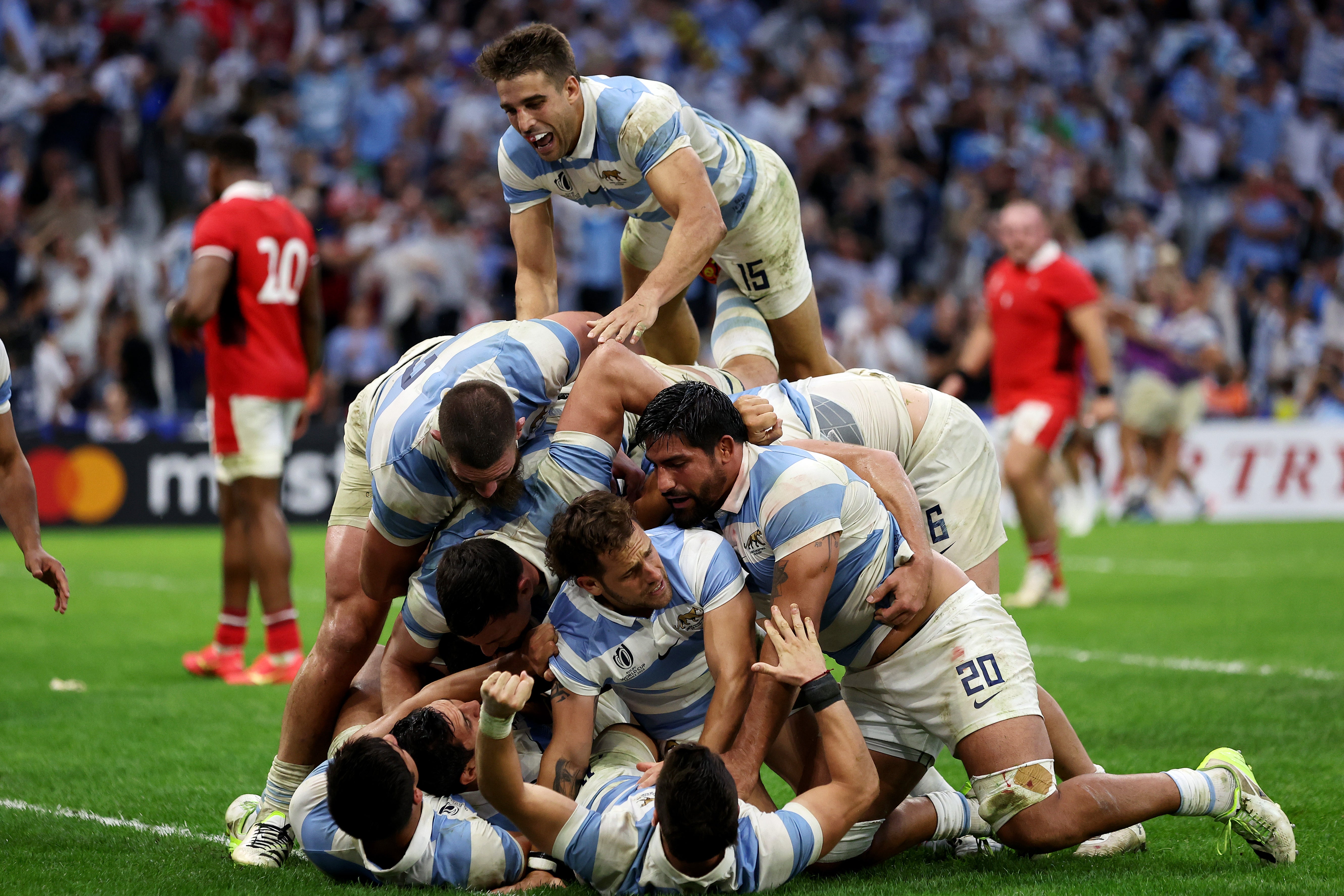 Argentina celebrate Nicolas Sanchez late try