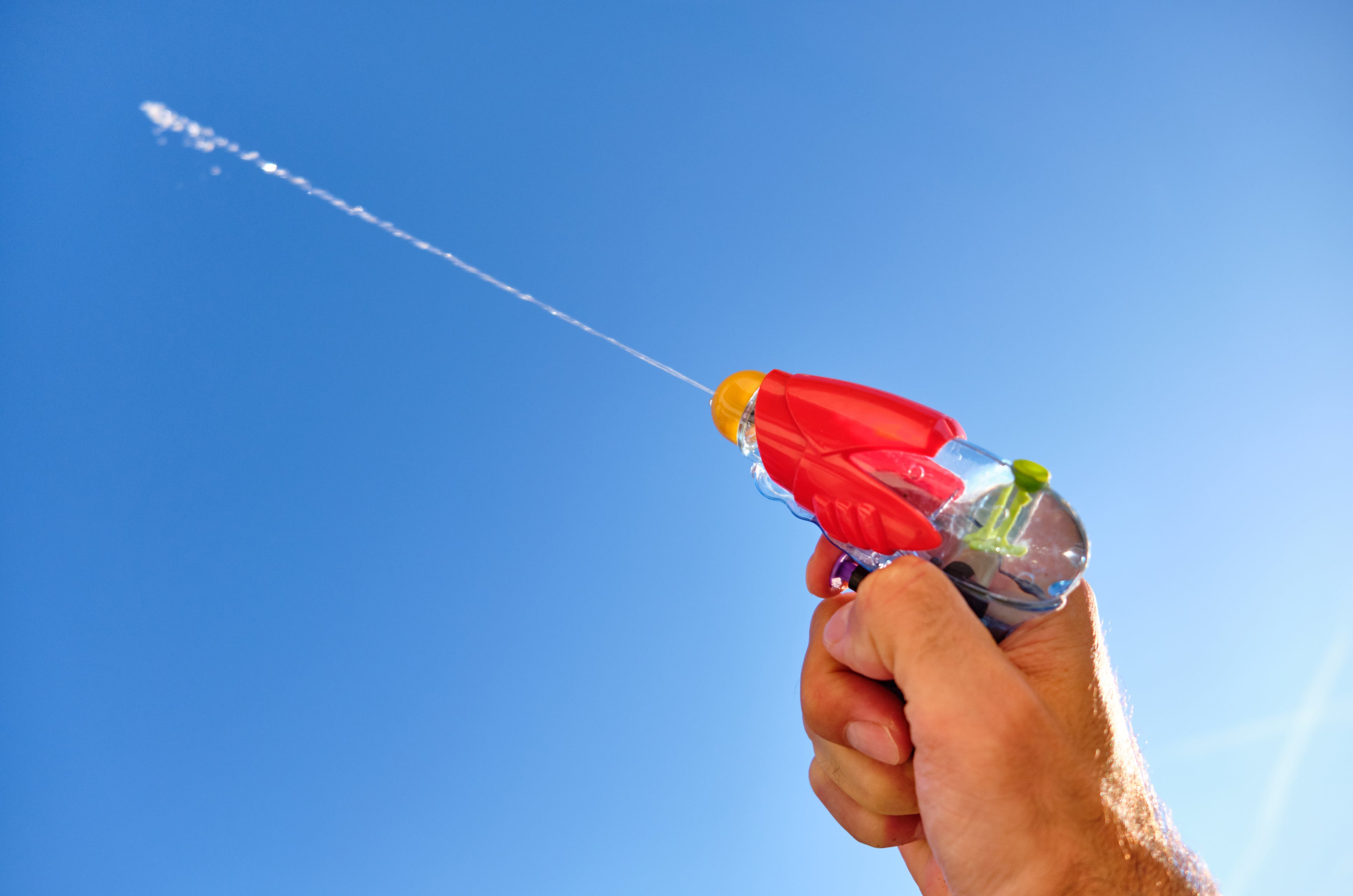 Armed units from the Met and City of London Police were sent to the scene following a water fight