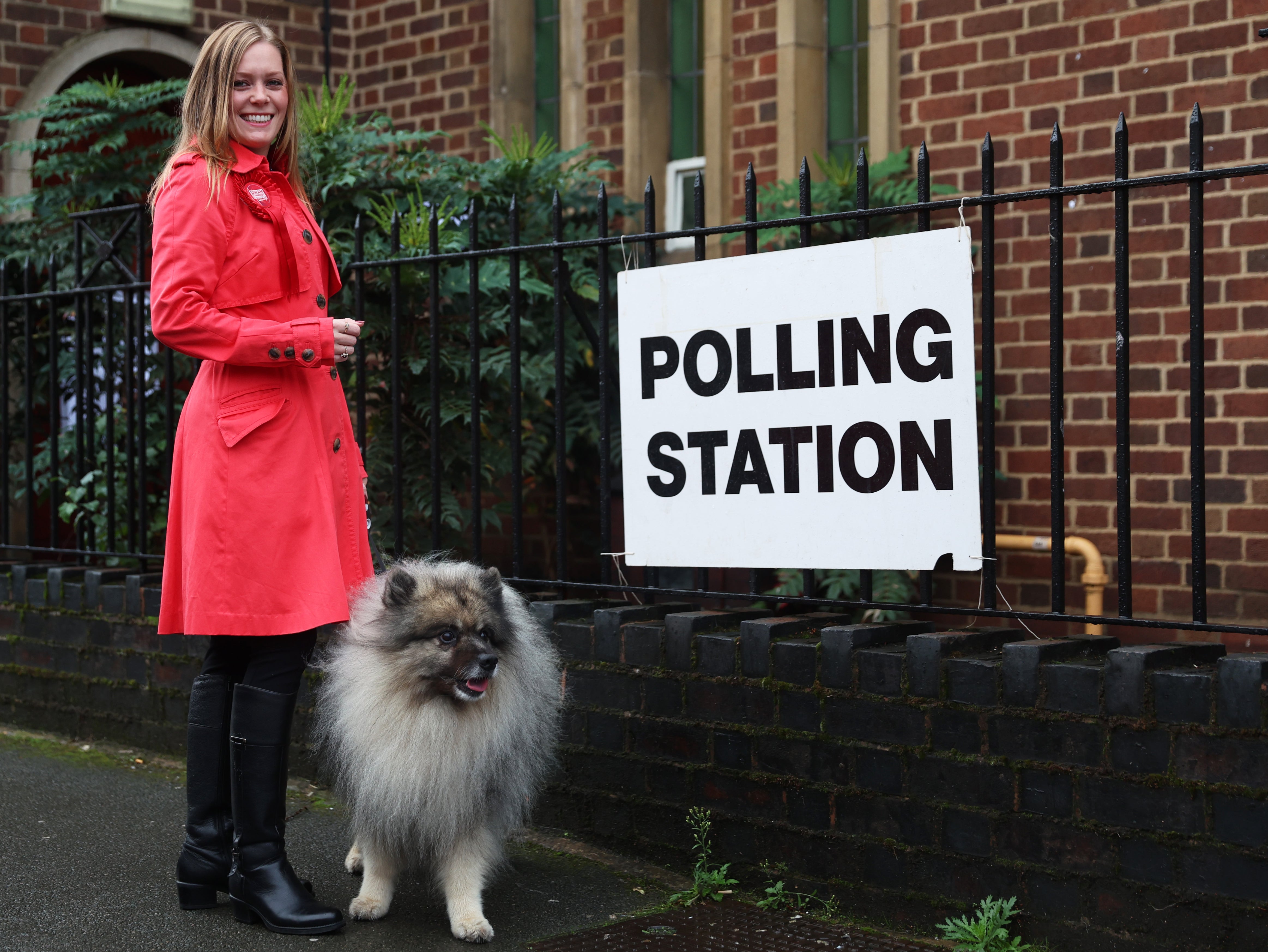 Labour candidate Sarah Edwards has won the Tamworth by-election in a major upset for the Conservatives