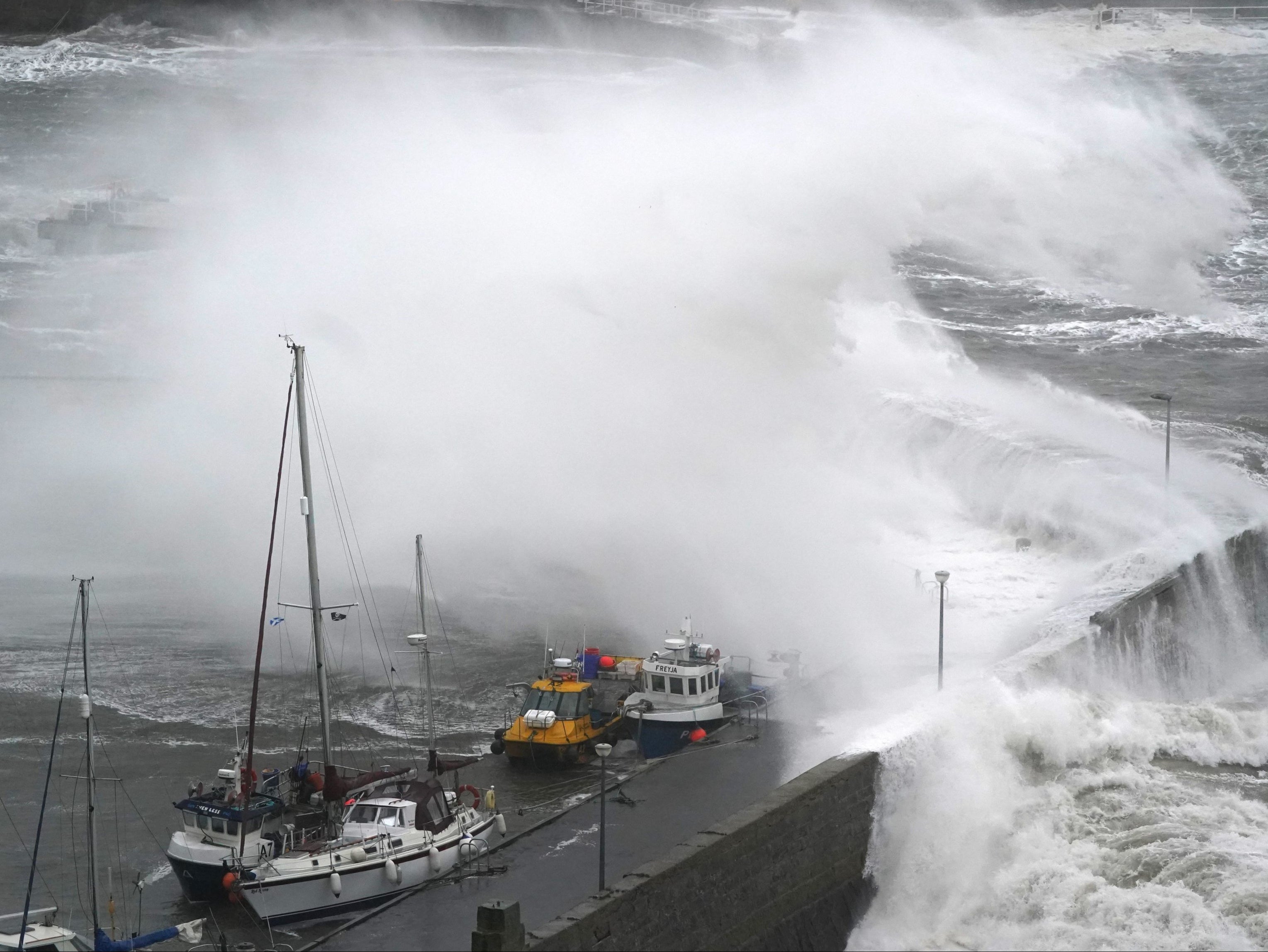 Waves at Stonehaven Harbour