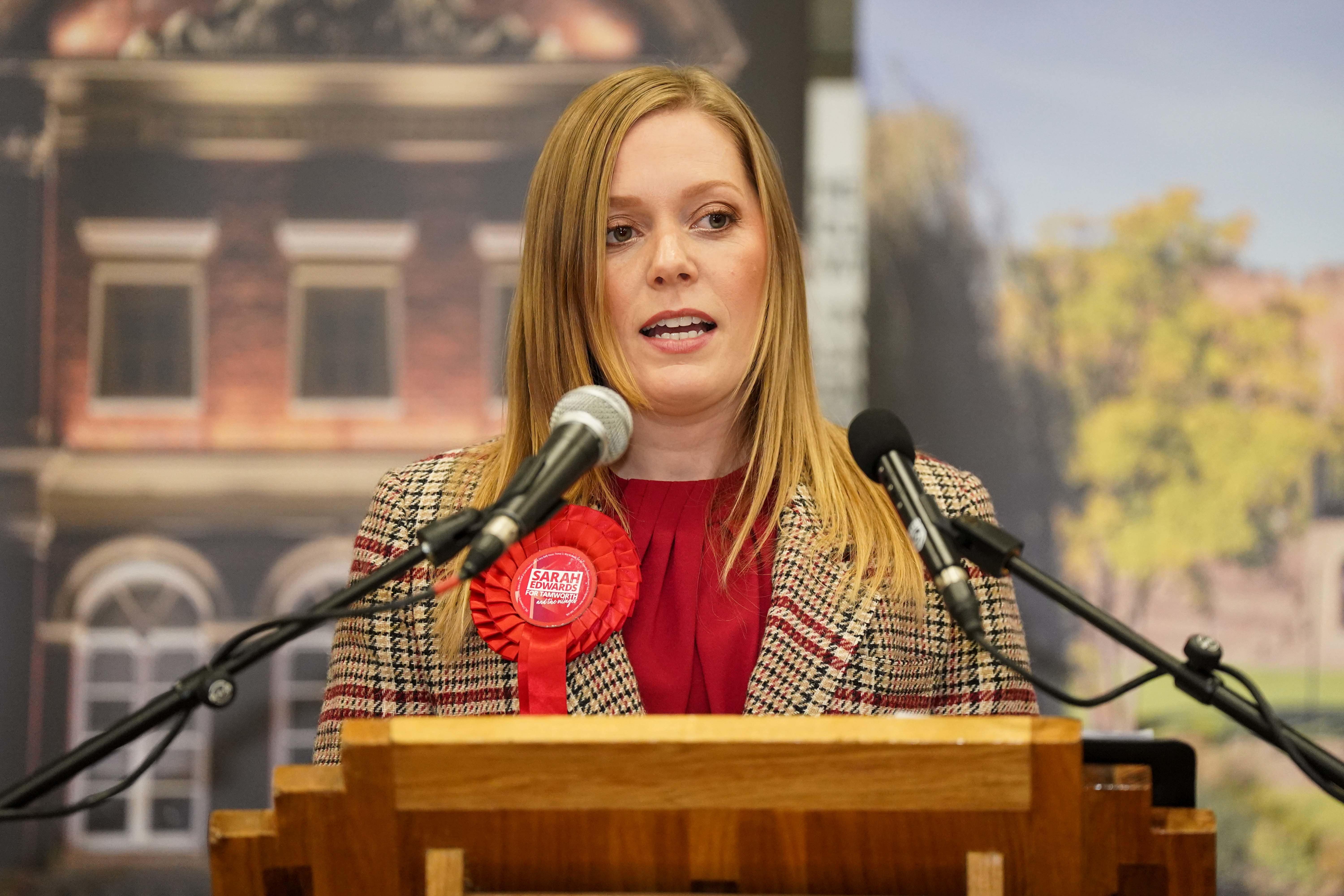 Sarah Edwards giving her victory speech in Tamworth on Friday morning