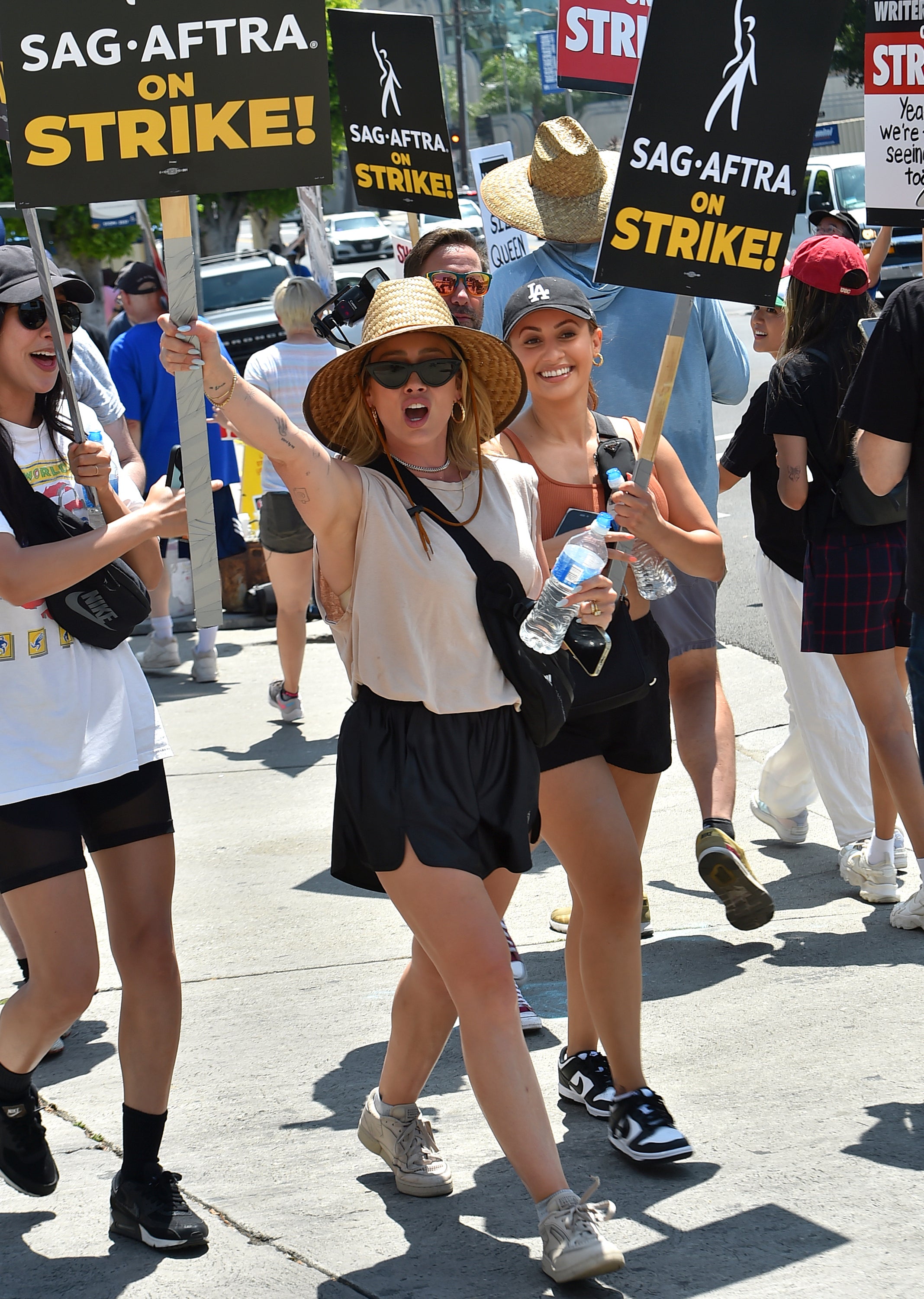 Photo Gallery-Hollywood Strikes-100 Days