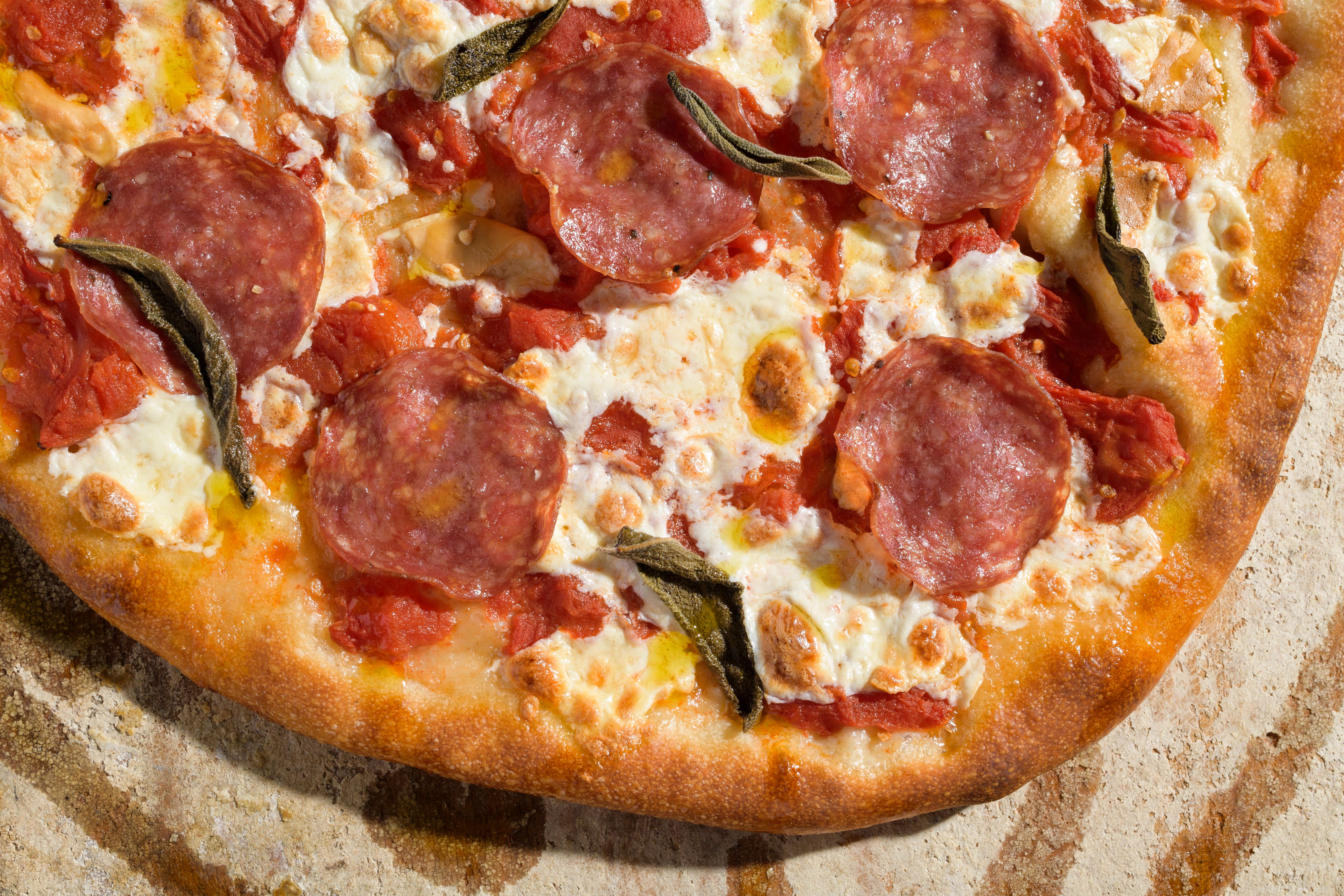 Food-MilkStreet-Salami Pizza