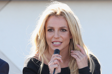 Britney Spears reportedly triggers police response after lighting a cigarette on flight
