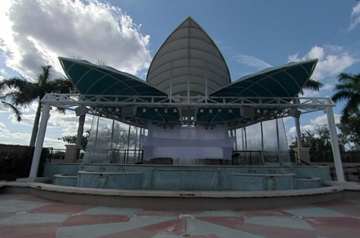 The fountain at Harbourside Place with the “No Climbing” signs