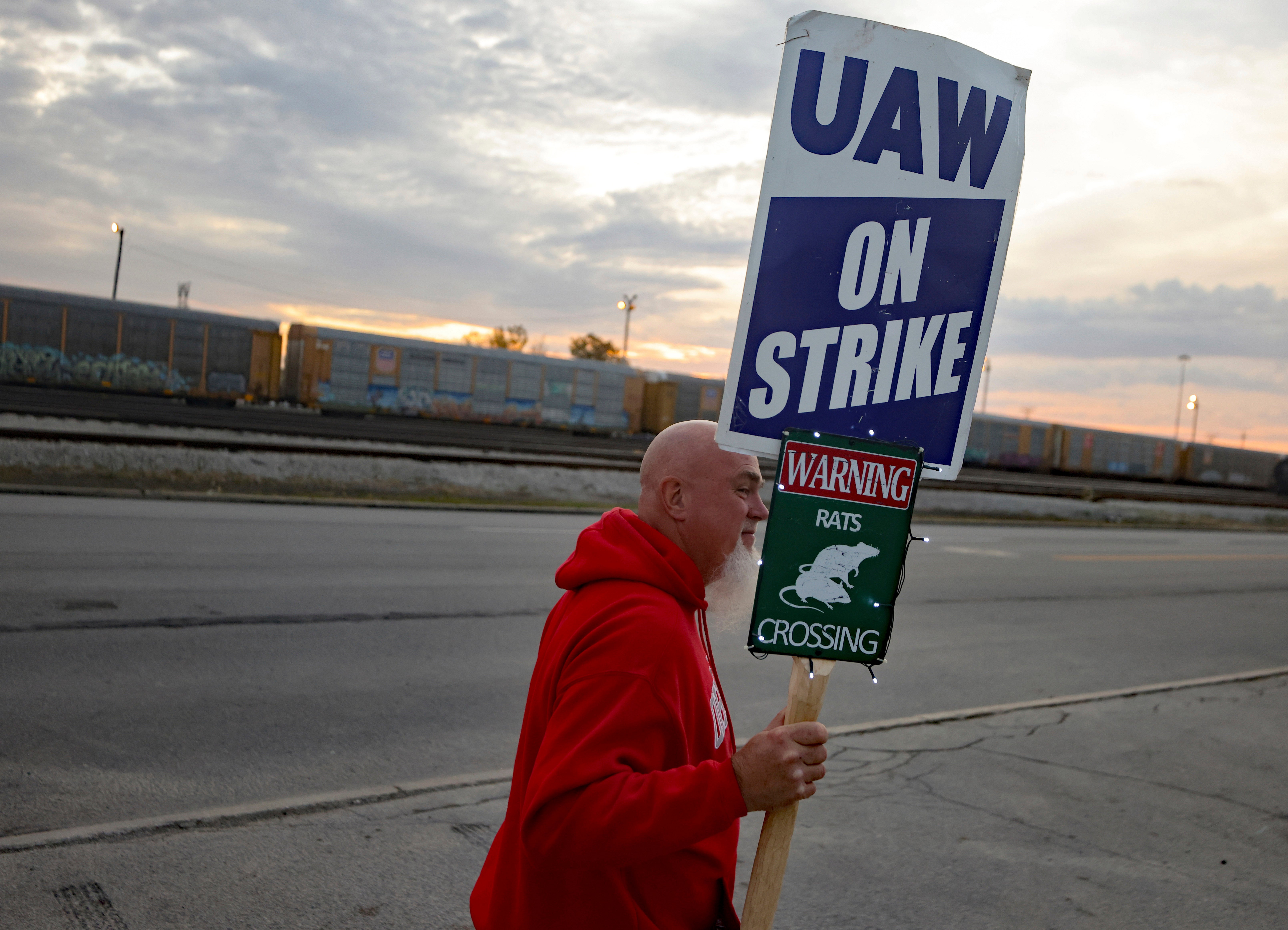 Auto Workers Strikes