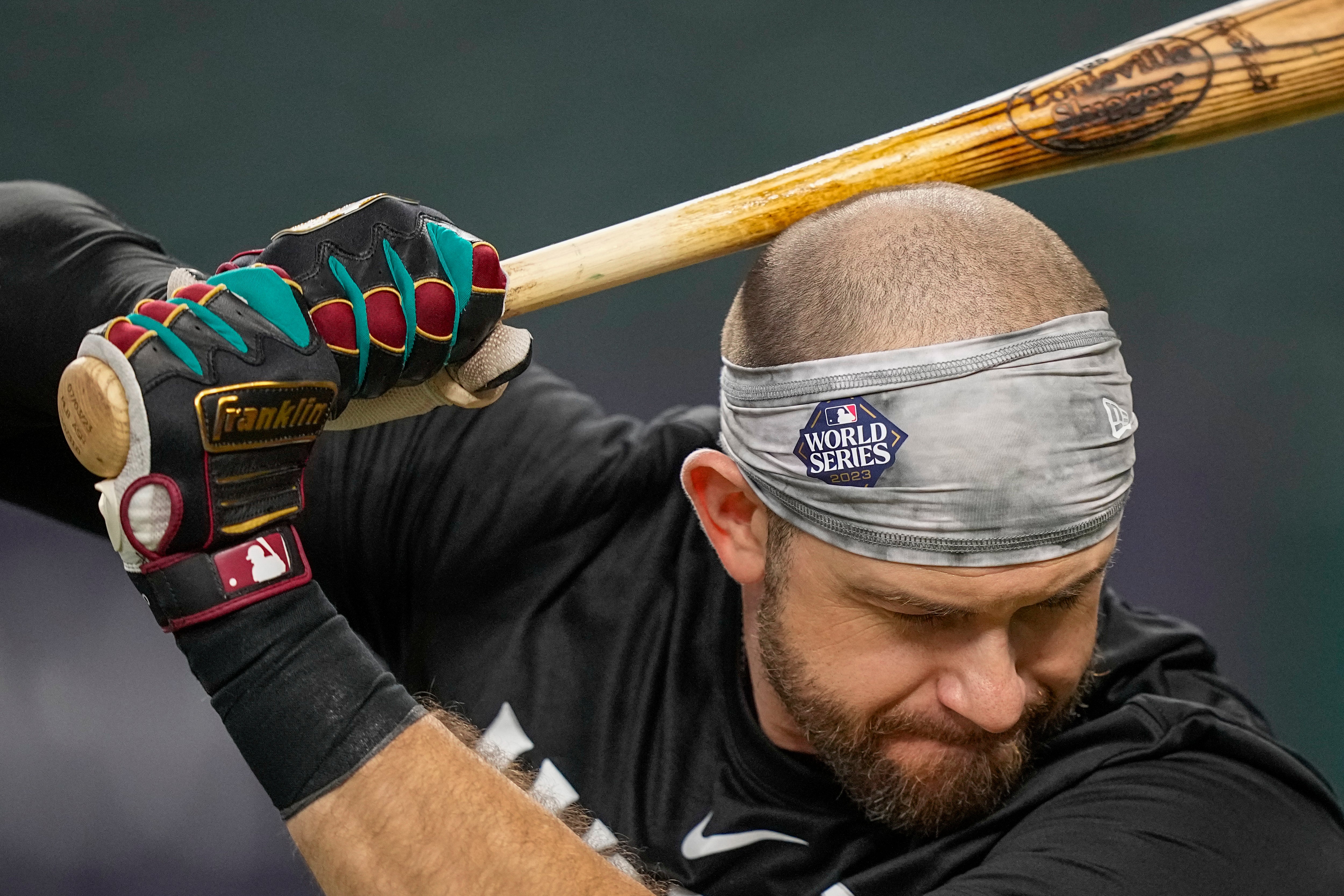 Arizona Diamondbacks third baseman Evan Longoria warms up