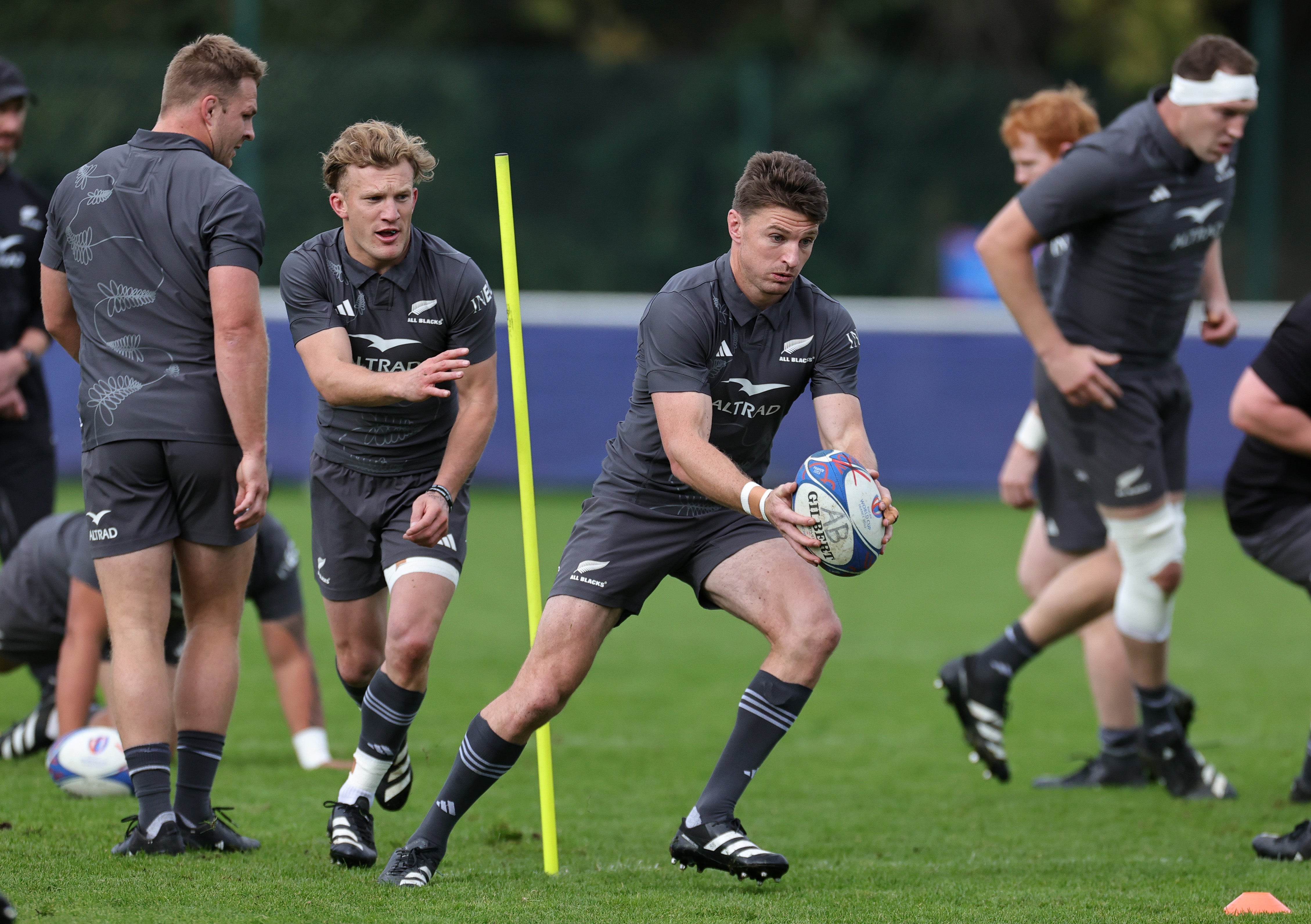 Beauden Barrett runs with the ball