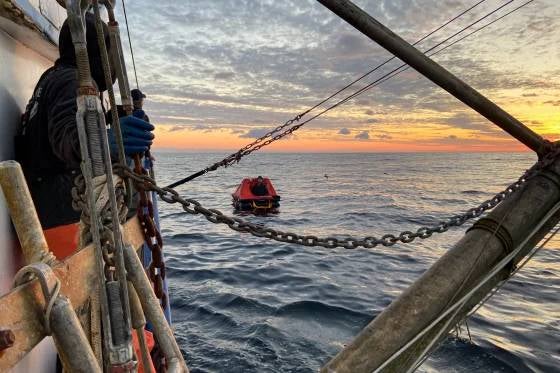 A photo of the life raft issued by the US Coast Guard