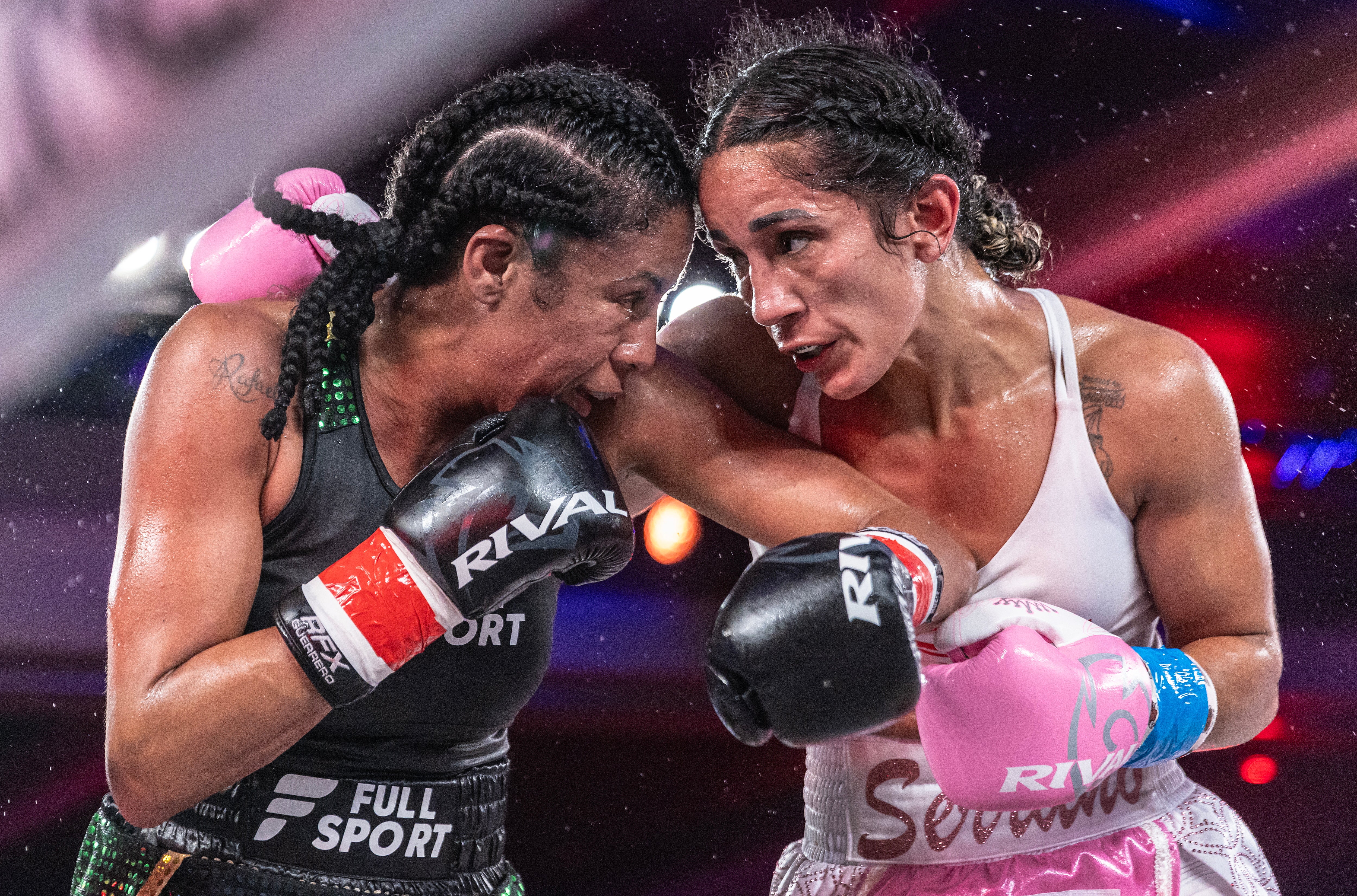 Amanda Serrano defended her titles against Danila Ramos