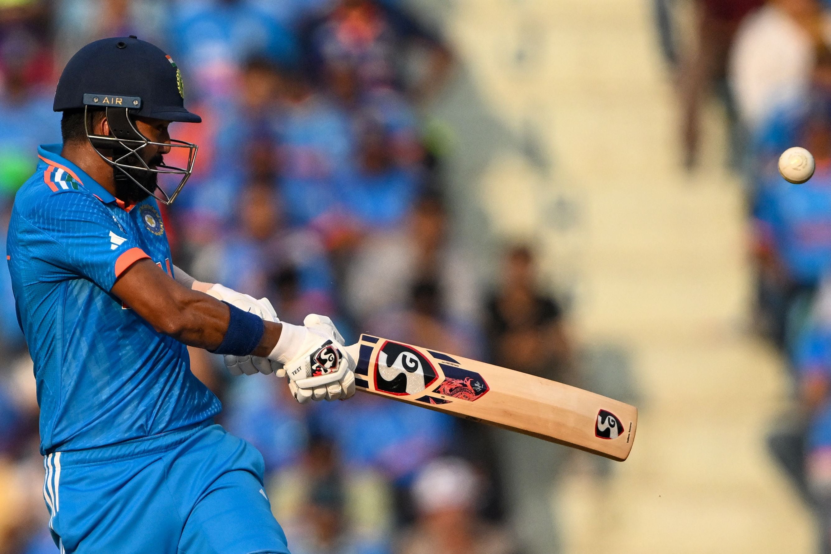 KL Rahul bats against England