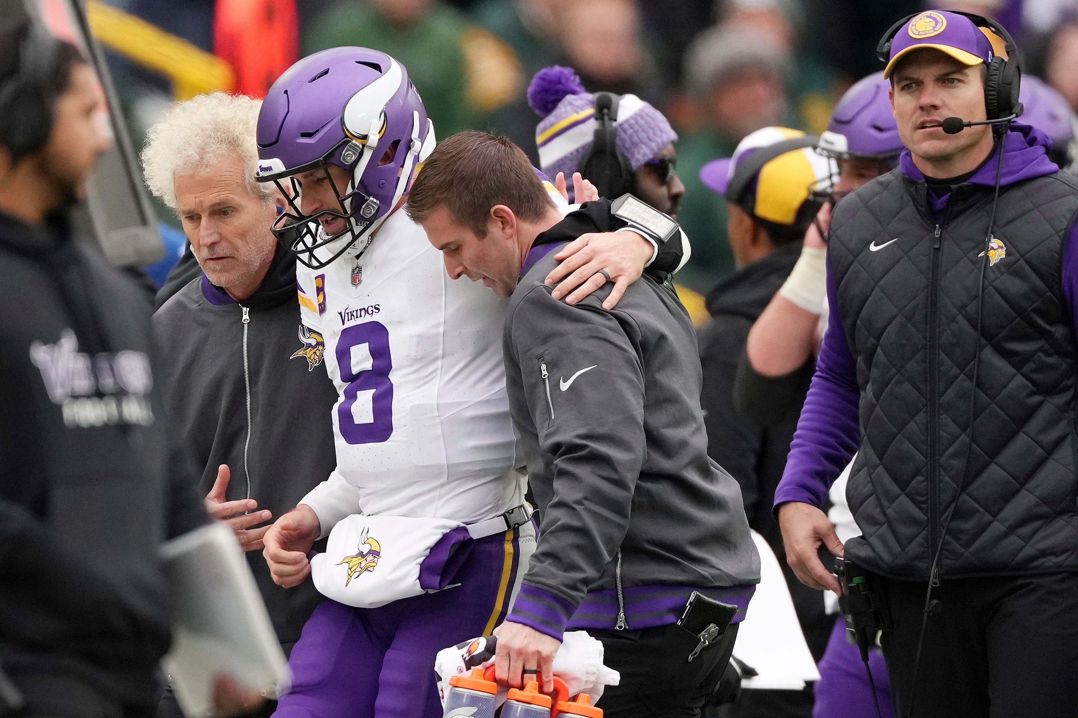 Kirk Cousins suffered an injury (Anthony Souffle/AP)