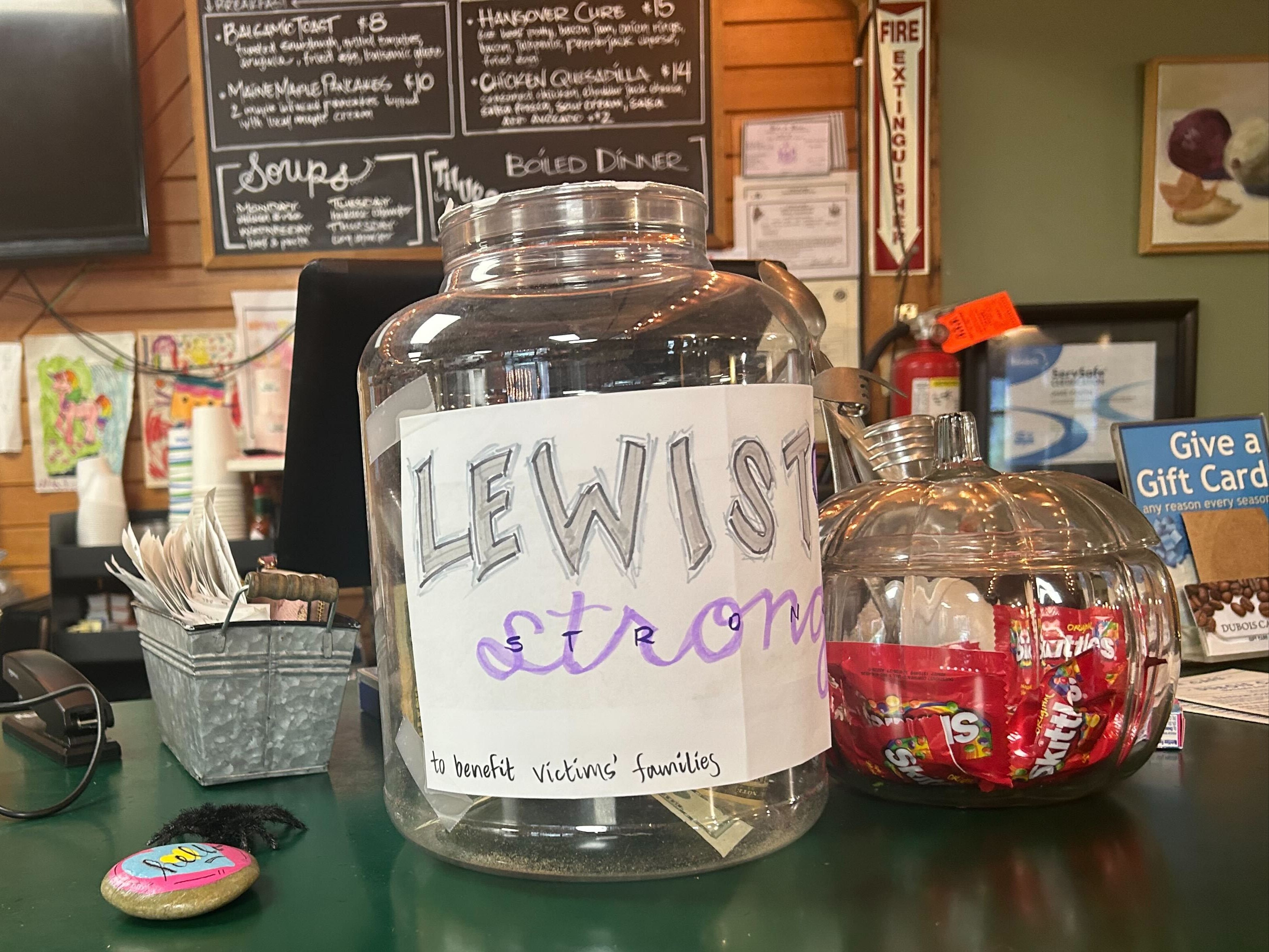 A jar collecting tips for families of victims