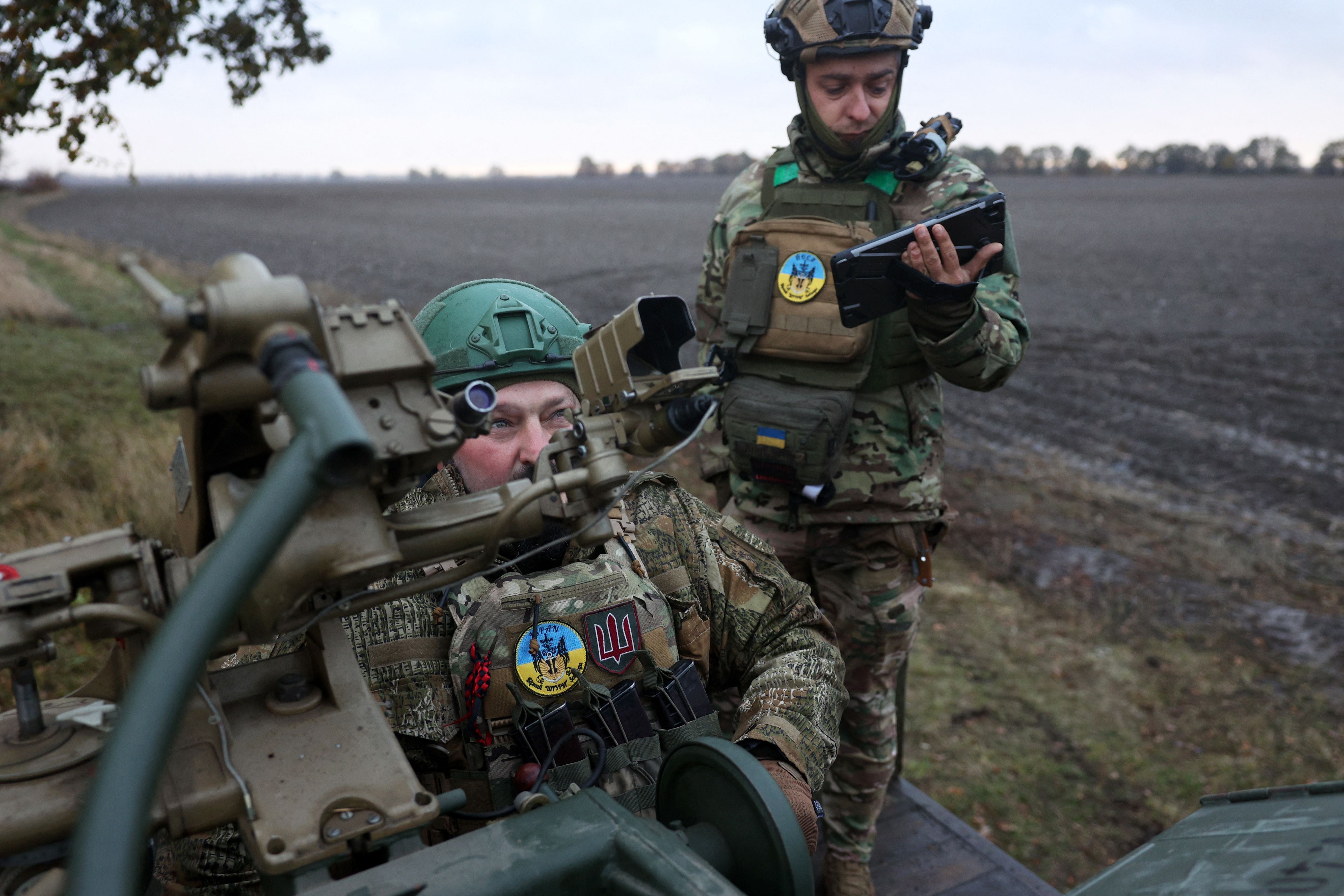 Ukrainian servicemen of Ukrainian Air Defence unit, 241st separate brigade of the Territorial Defence Forces take part in a training in the Kyiv region