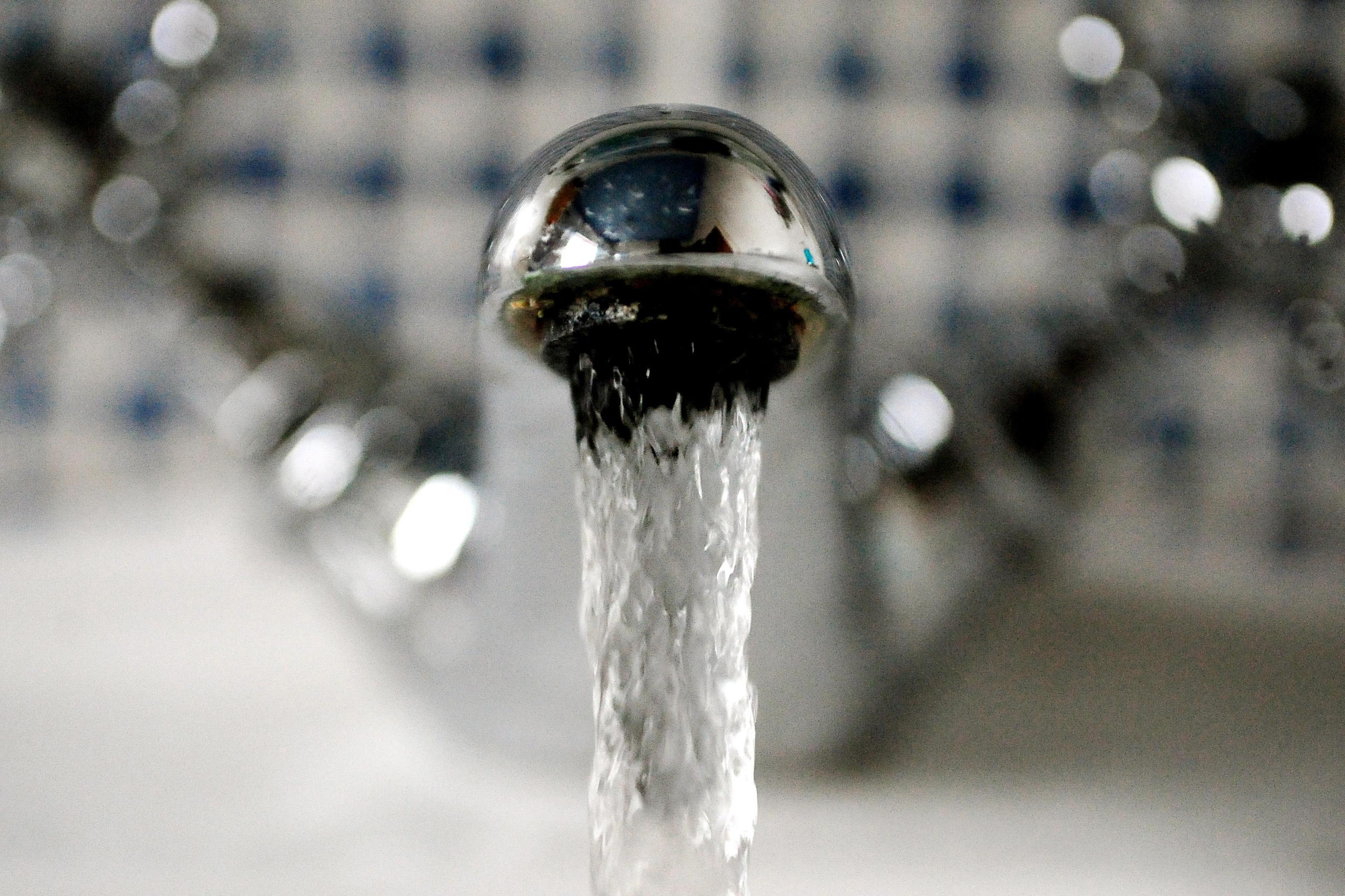 Many people living in Surrey have reported having a lack of water or no water at all (Rui Vieira/PA)